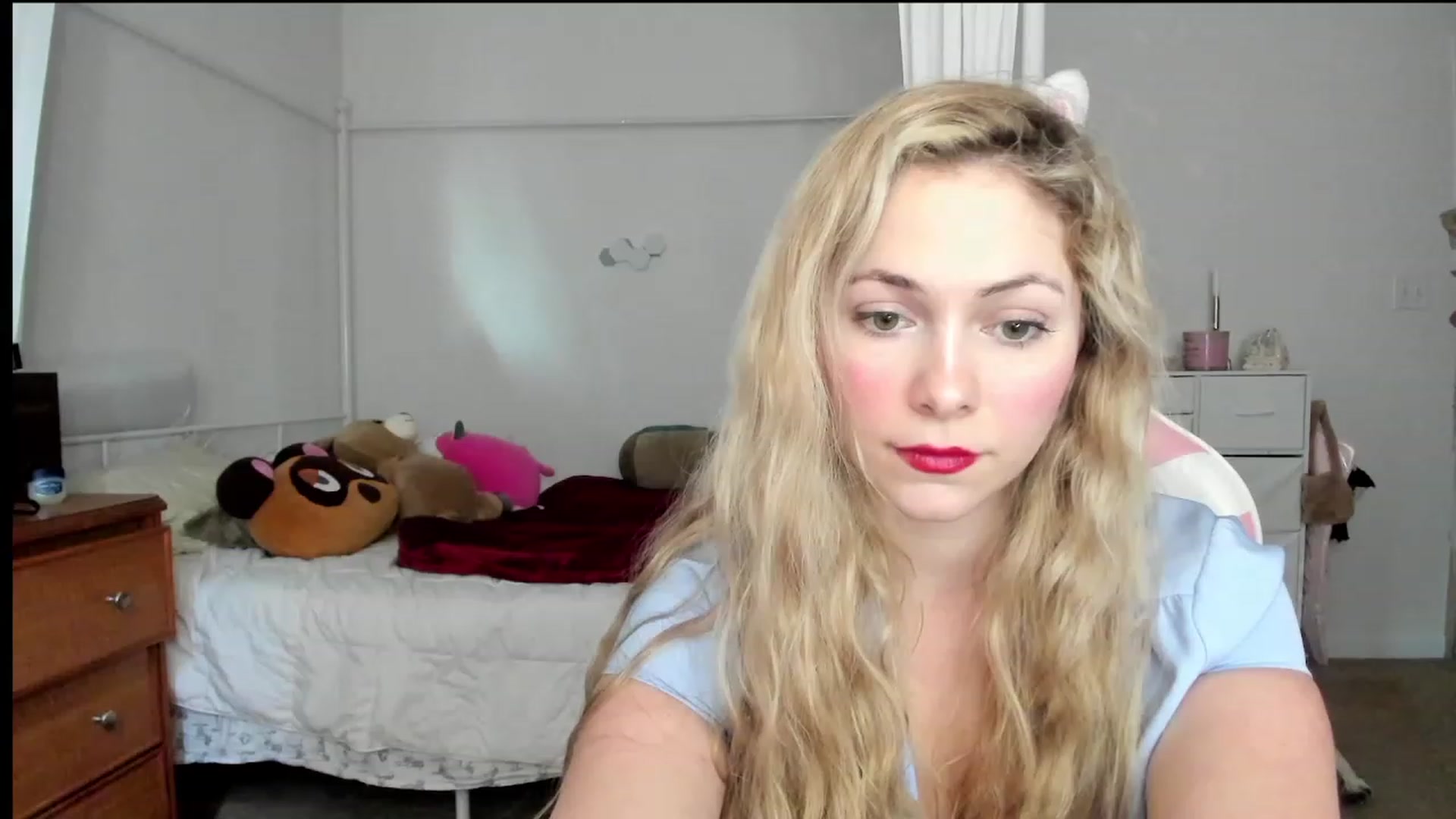 Gallery image thumbnail from lolypopbubble's myfreecams stream on, 11/15/2023, 21:27 image 11 of 20