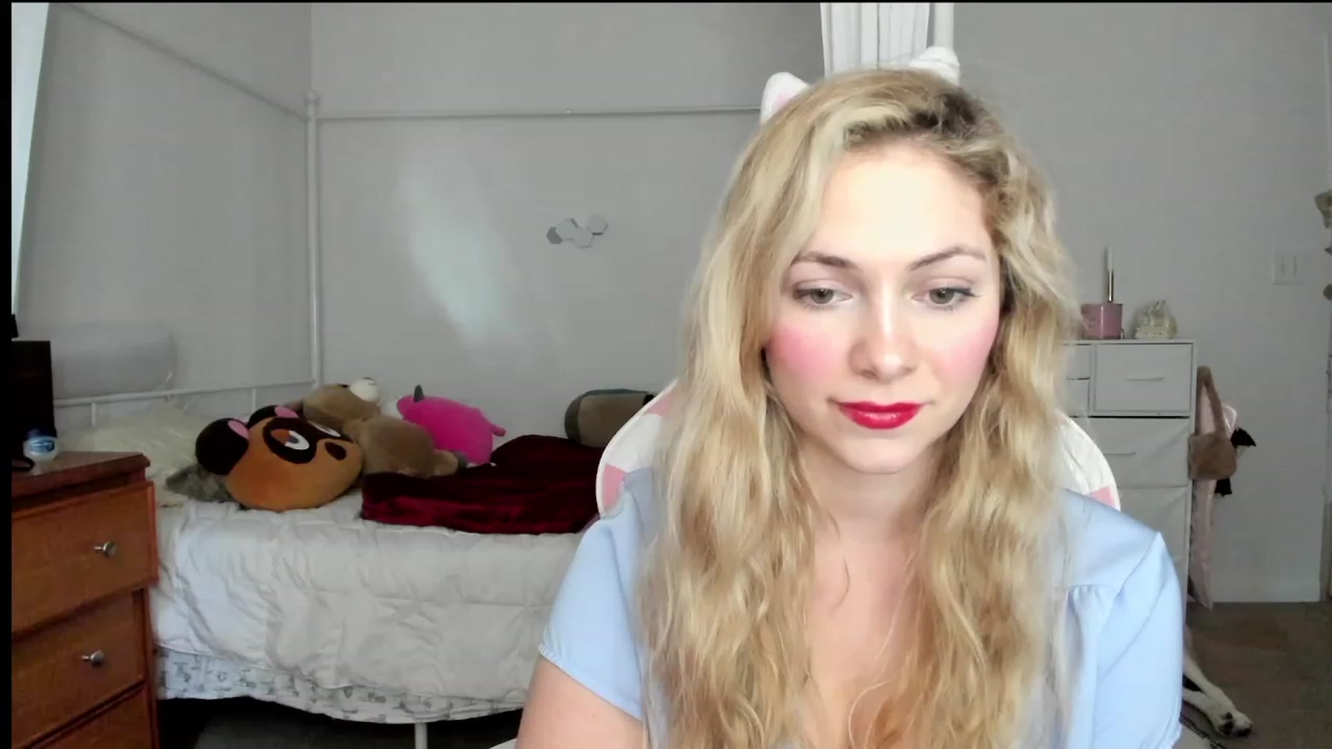 Gallery image thumbnail from lolypopbubble's myfreecams stream on, 11/15/2023, 21:27 image 12 of 20