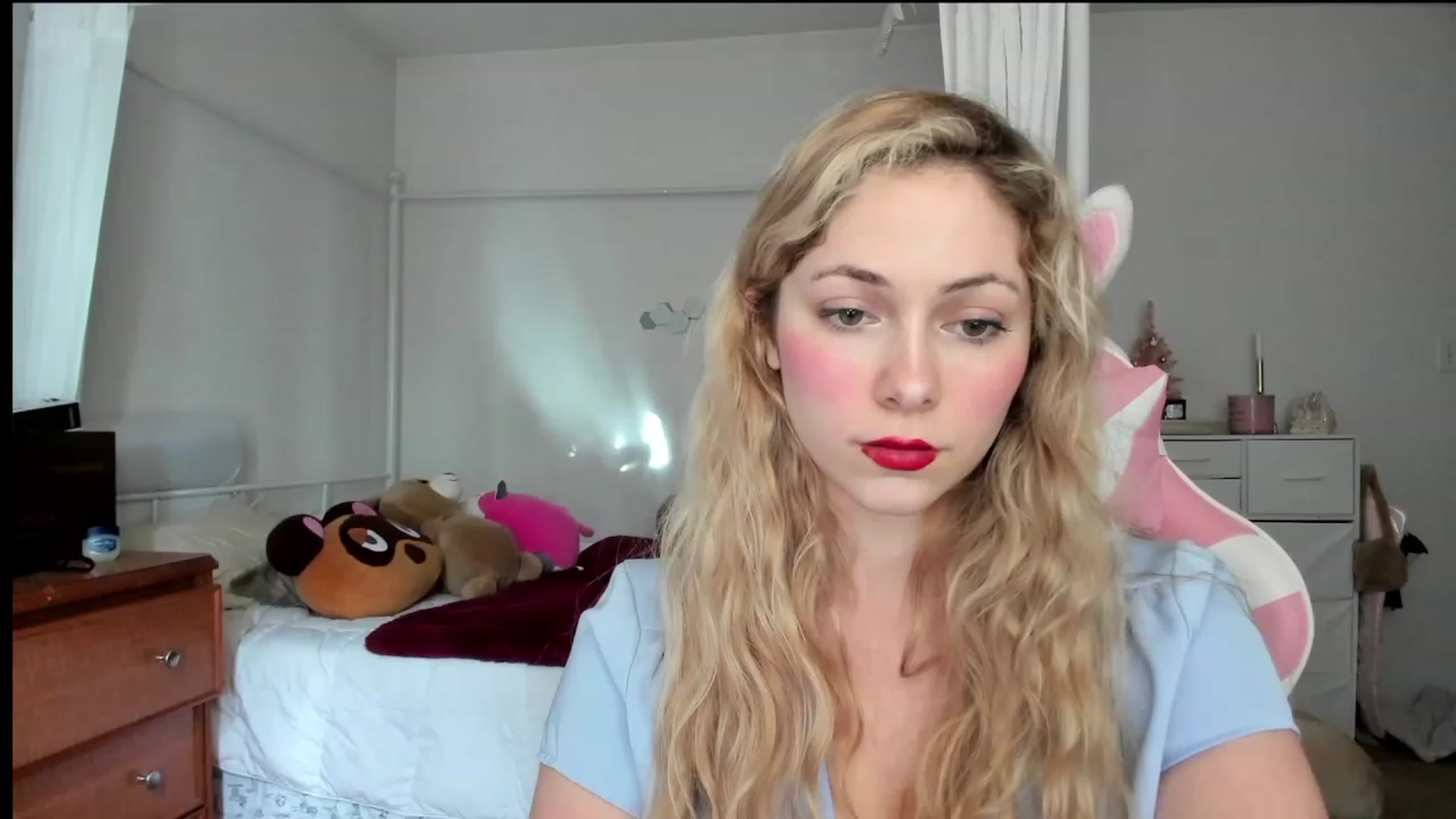 Gallery image thumbnail from lolypopbubble's myfreecams stream on, 11/15/2023, 21:27 image 2 of 20