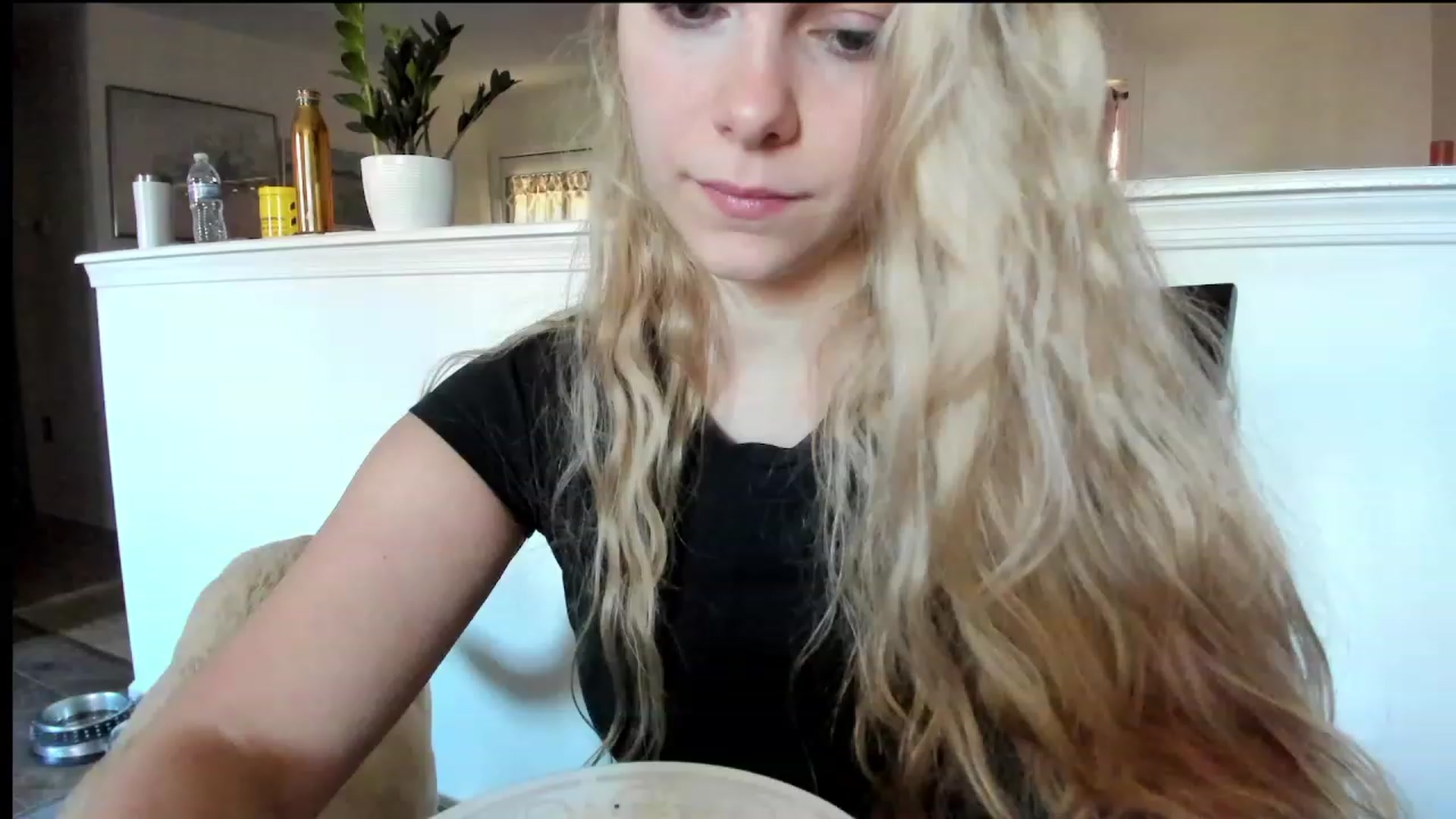 Gallery image thumbnail from lolypopbubble's myfreecams stream on, 11/16/2023, 15:42 image 5 of 20