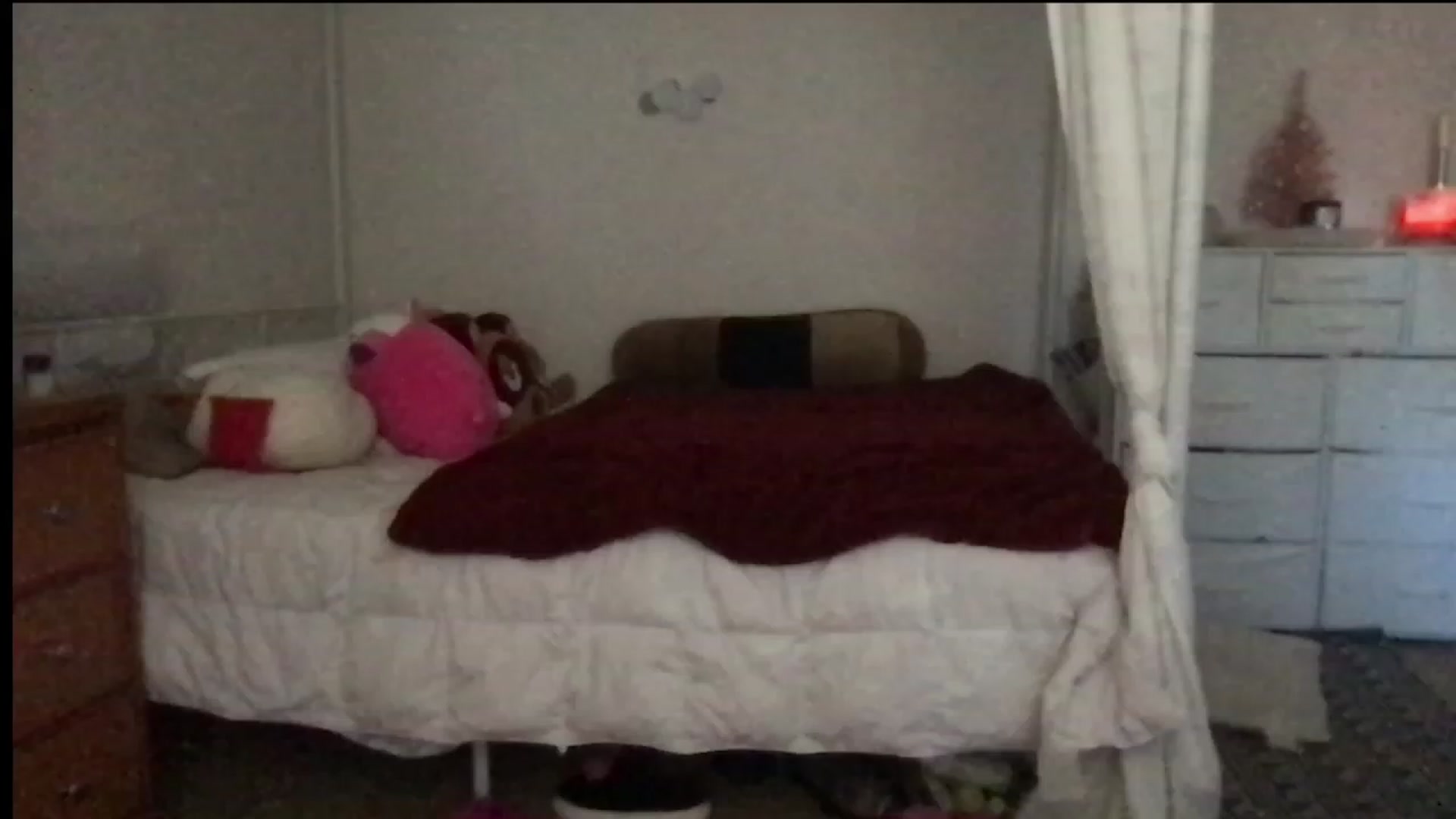 Gallery image thumbnail from lolypopbubble's myfreecams stream on, 11/16/2023, 15:42 image 15 of 20