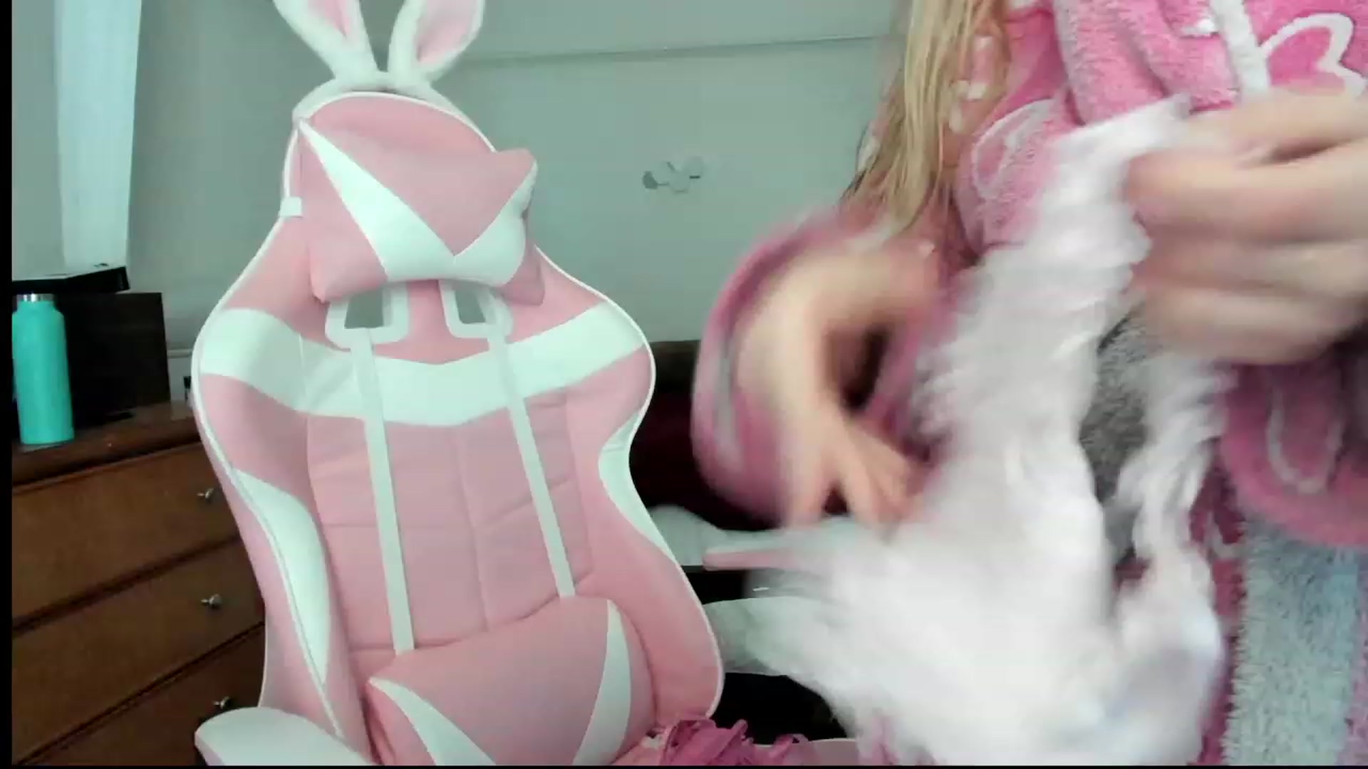 Gallery image thumbnail from lolypopbubble's myfreecams stream on, 11/16/2023, 18:07 image 4 of 20