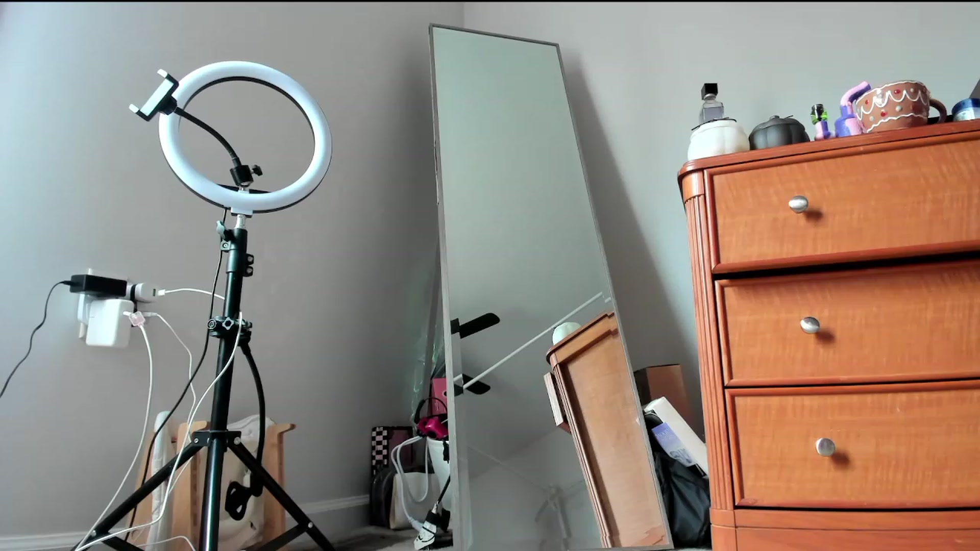 Gallery image thumbnail from lolypopbubble's myfreecams stream on, 12/05/2023, 20:15 image 11 of 20