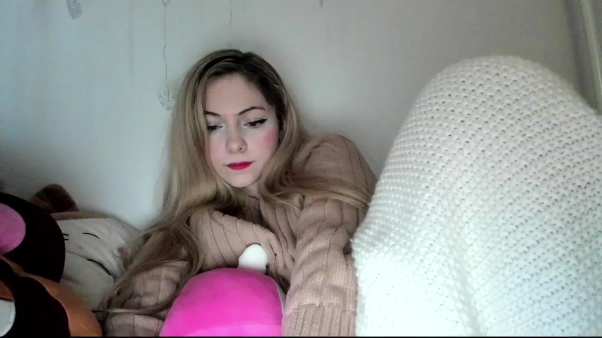 Gallery image thumbnail from lolypopbubble's myfreecams stream on, 02/16/2024, 22:10 image 19 of 20