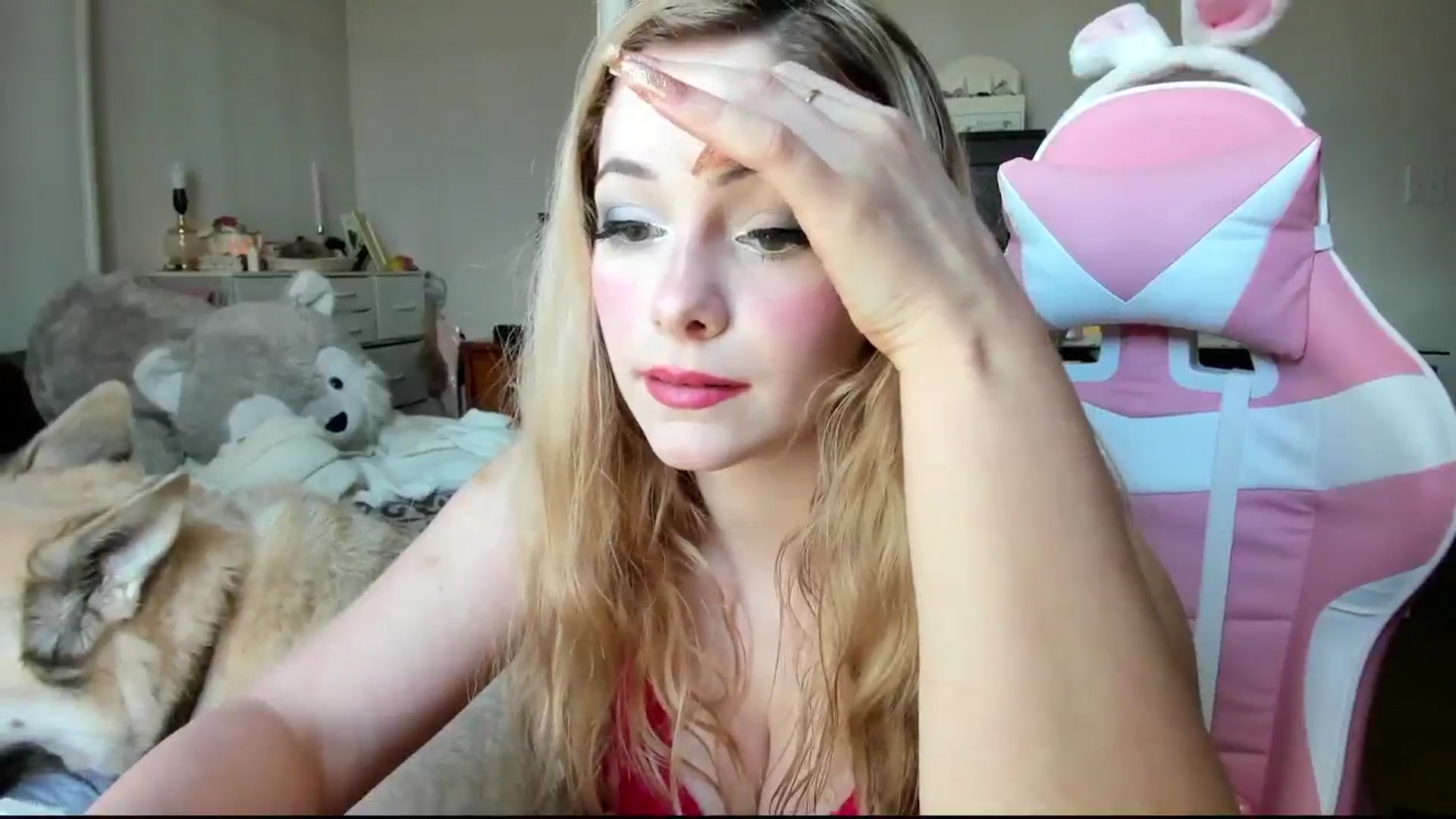 Gallery image thumbnail from lolypopbubble's myfreecams stream on, 02/21/2024, 19:51 image 20 of 20