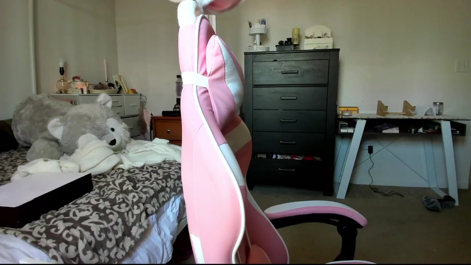 Gallery image thumbnail from lolypopbubble's myfreecams stream on, 02/21/2024, 19:51 image 16 of 20