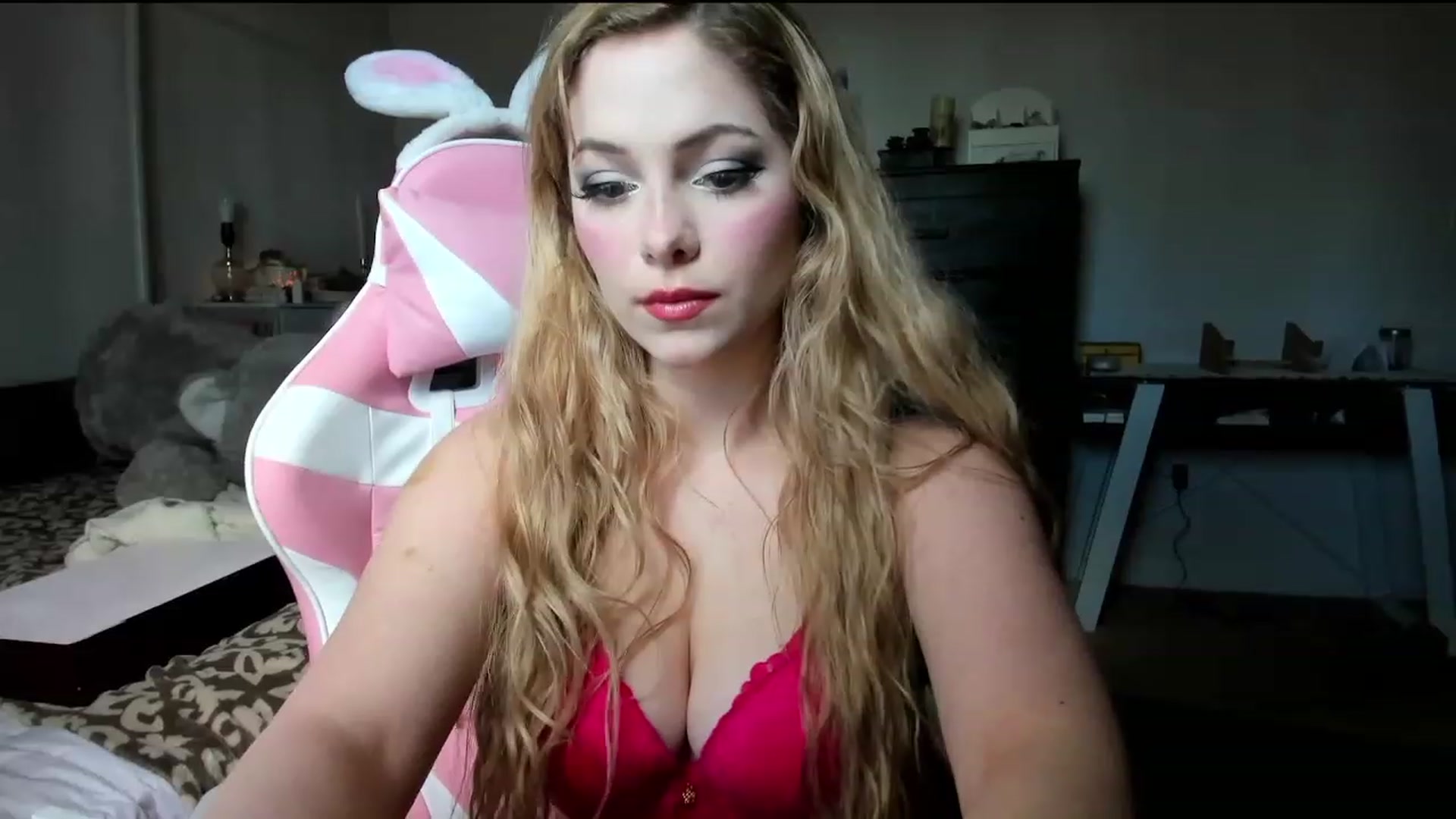 Gallery image thumbnail from lolypopbubble's myfreecams stream on, 02/21/2024, 21:03 image 2 of 20