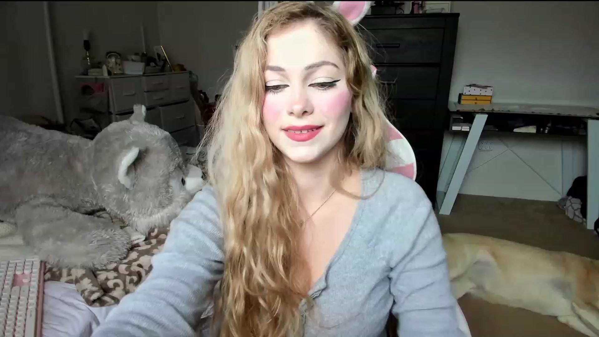 Gallery image thumbnail from lolypopbubble's myfreecams stream on, 02/28/2024, 20:06 image 9 of 20