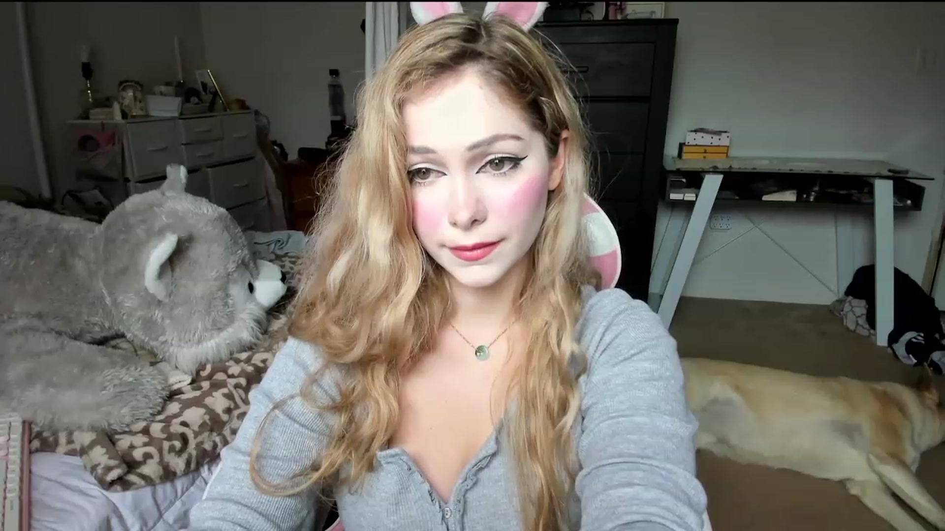 Gallery image thumbnail from lolypopbubble's myfreecams stream on, 02/28/2024, 20:06 image 15 of 20