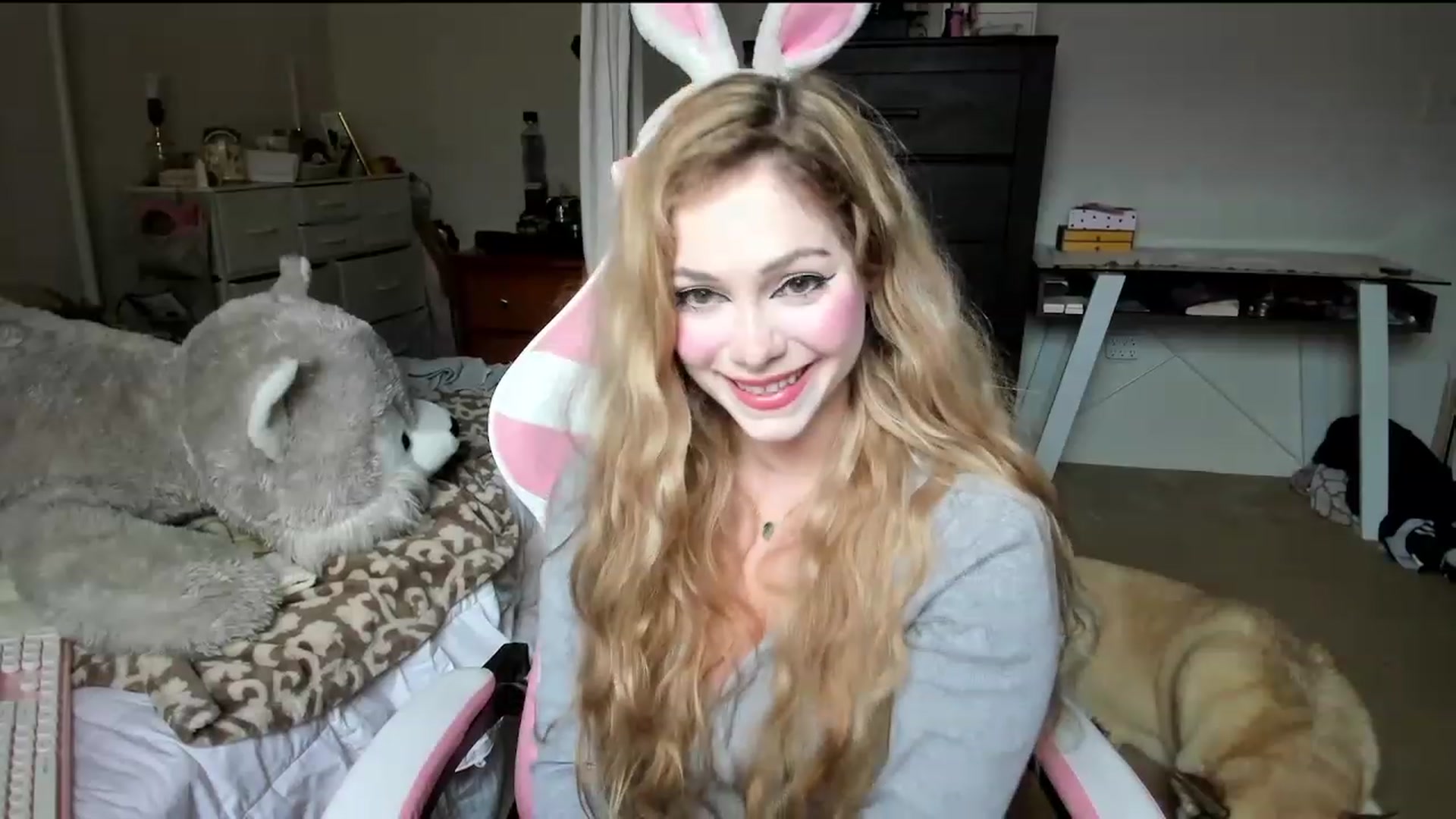 Gallery image thumbnail from lolypopbubble's myfreecams stream on, 02/28/2024, 20:06 image 19 of 20