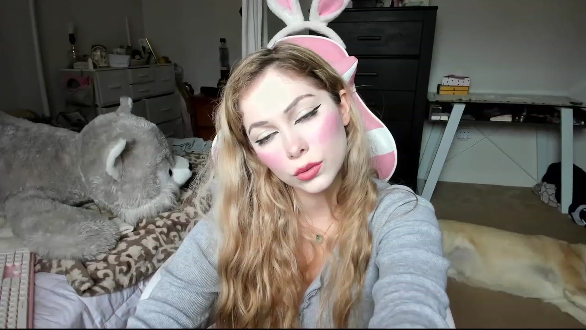 Gallery image thumbnail from lolypopbubble's myfreecams stream on, 02/28/2024, 20:06 image 11 of 20