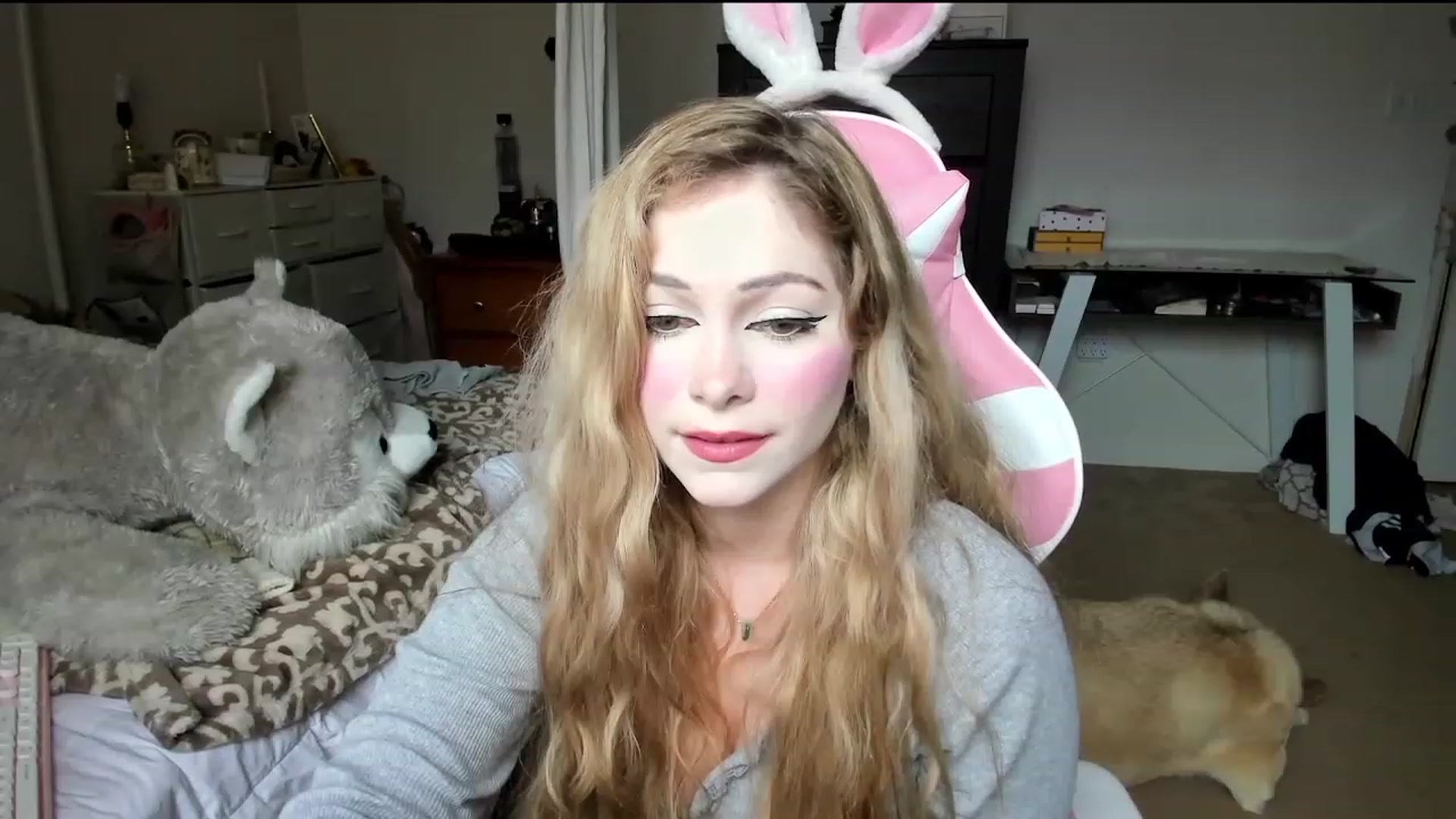 Gallery image thumbnail from lolypopbubble's myfreecams stream on, 02/28/2024, 20:06 image 20 of 20