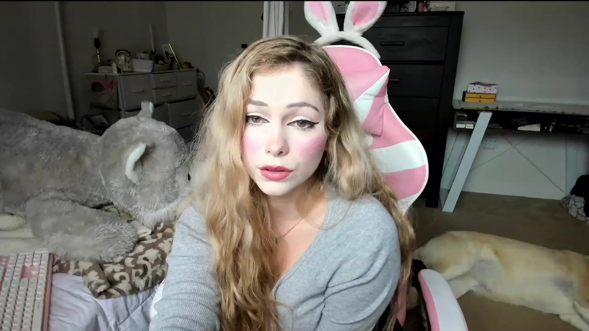 Gallery image thumbnail from lolypopbubble's myfreecams stream on, 02/28/2024, 20:06 image 8 of 20