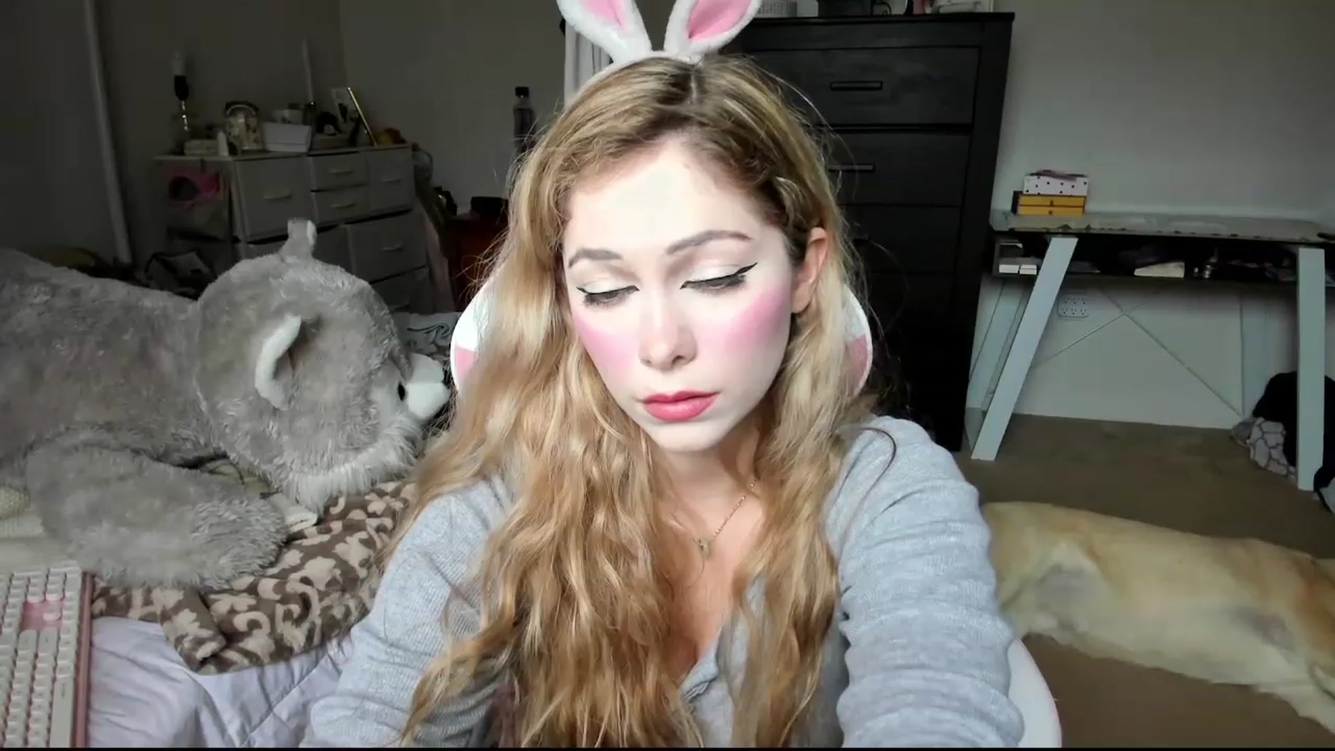 Gallery image thumbnail from lolypopbubble's myfreecams stream on, 02/28/2024, 20:06 image 10 of 20