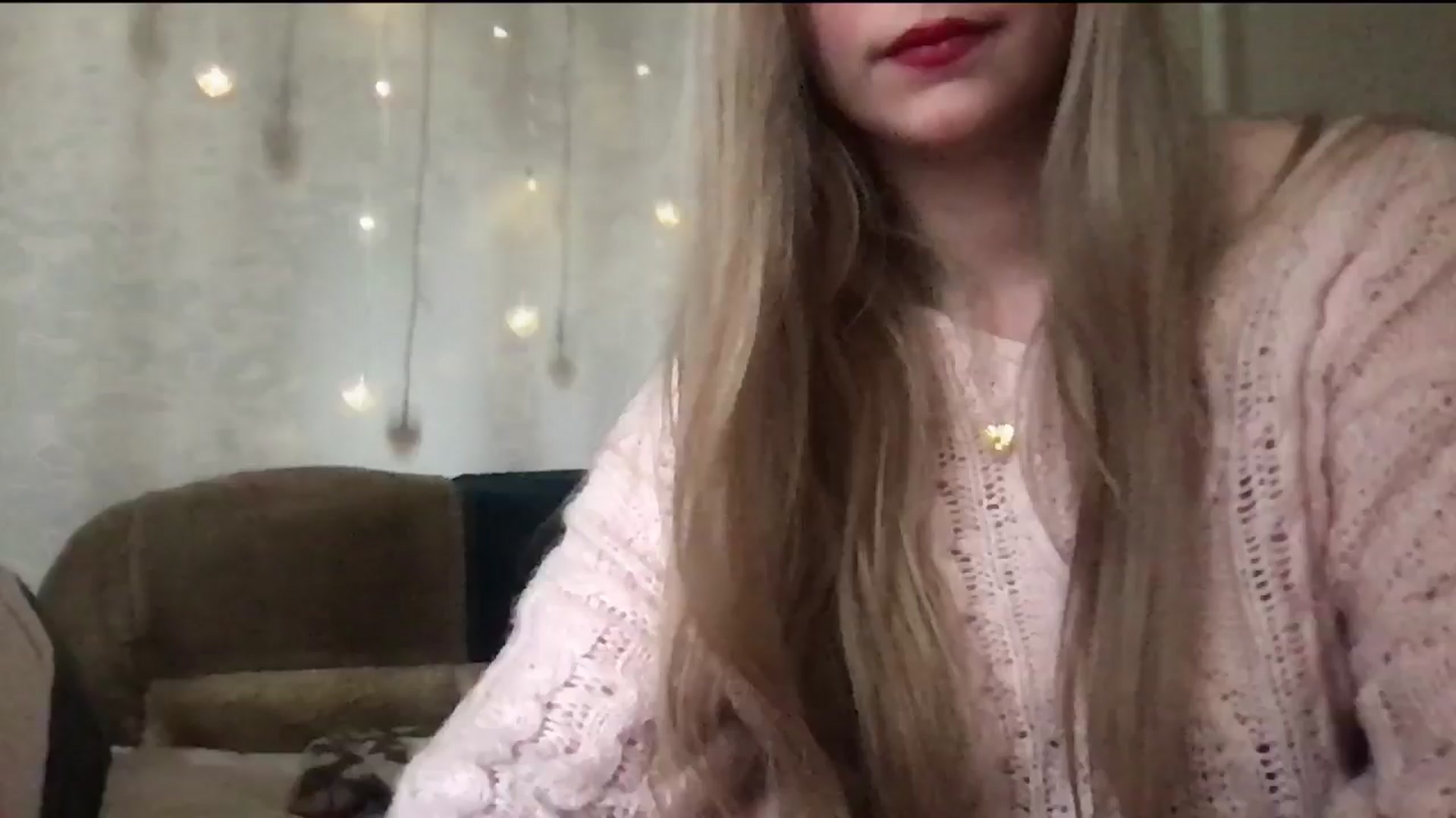 Gallery image thumbnail from lolypopbubble's myfreecams stream on, 03/28/2024, 20:11 image 17 of 20