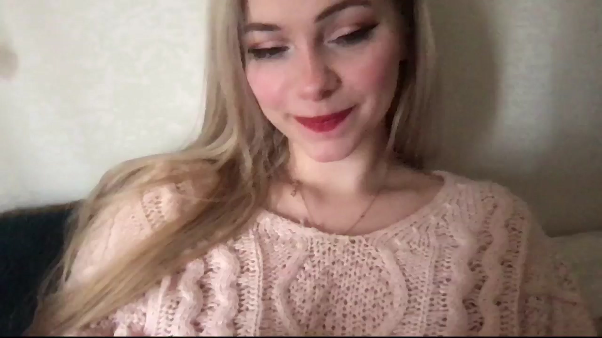 Gallery image thumbnail from lolypopbubble's myfreecams stream on, 03/28/2024, 20:11 image 10 of 20