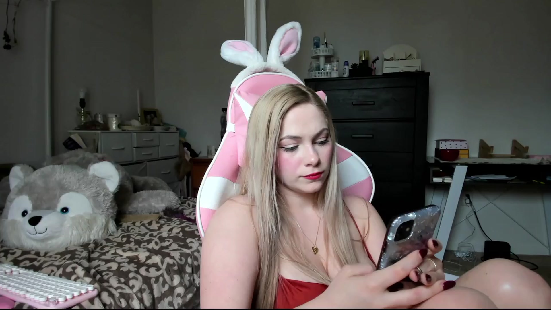 Gallery image thumbnail from lolypopbubble's myfreecams stream on, 04/01/2024, 20:52 image 11 of 20