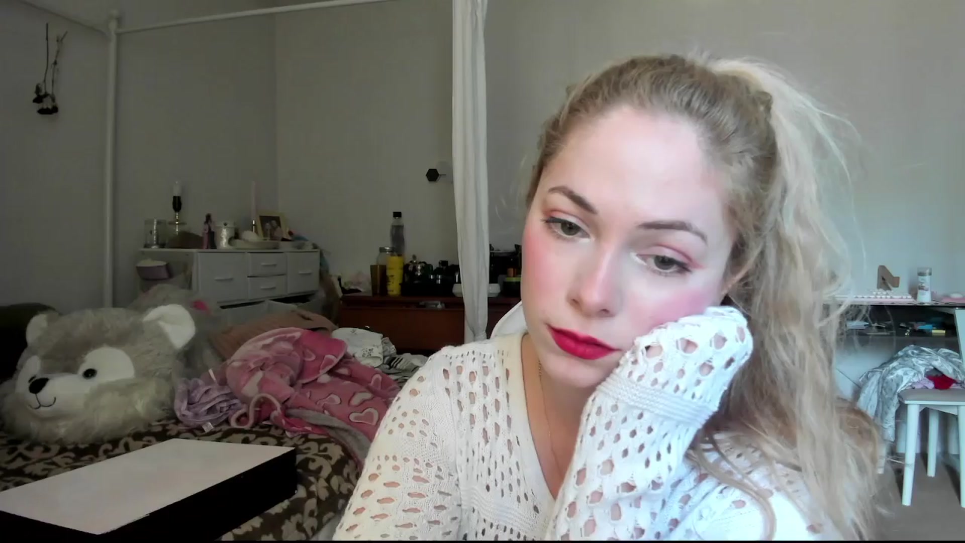 Gallery image thumbnail from lolypopbubble's myfreecams stream on, 04/15/2024, 17:31 image 1 of 20