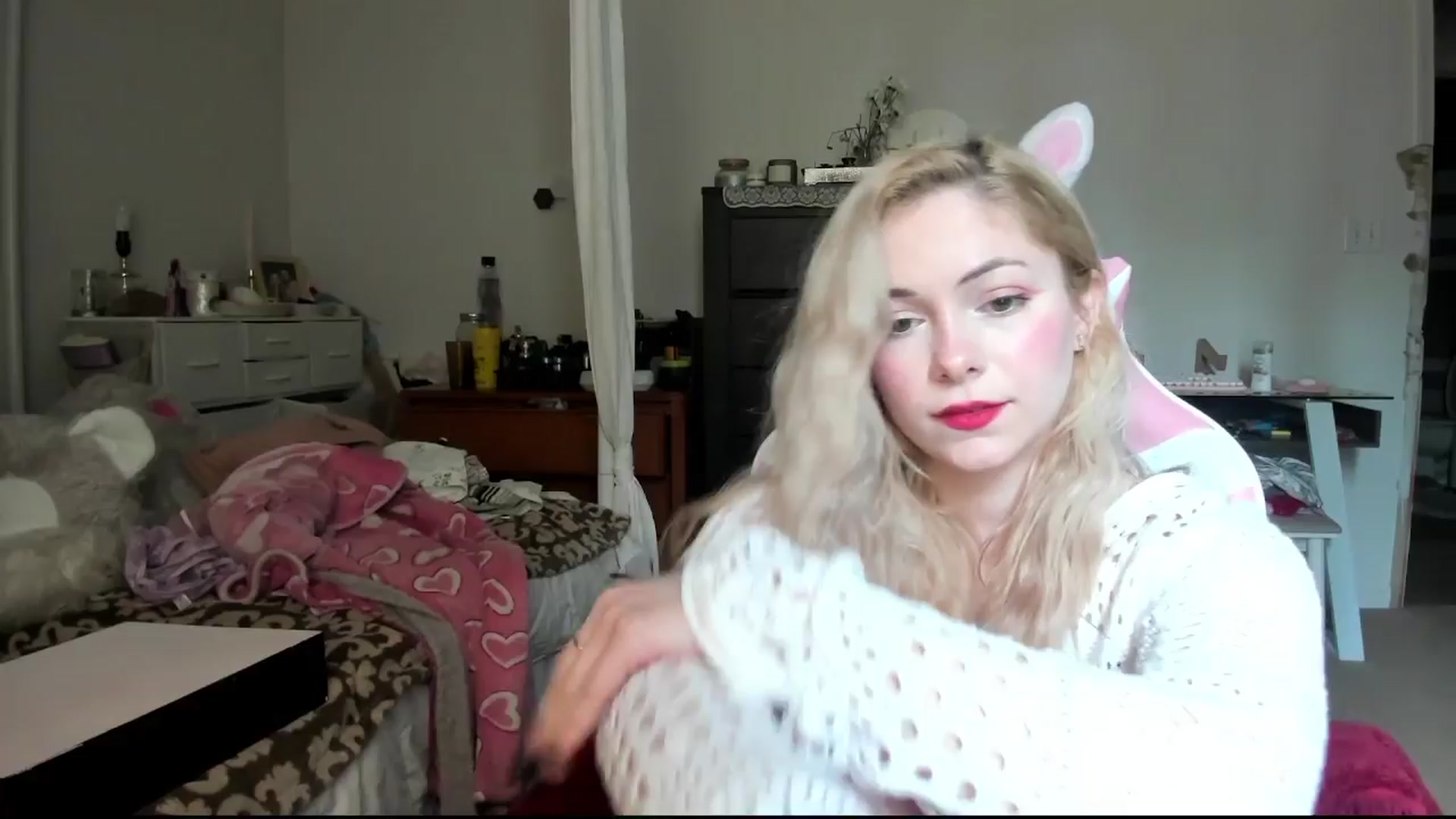 Gallery image thumbnail from lolypopbubble's myfreecams stream on, 04/15/2024, 17:31 image 20 of 20