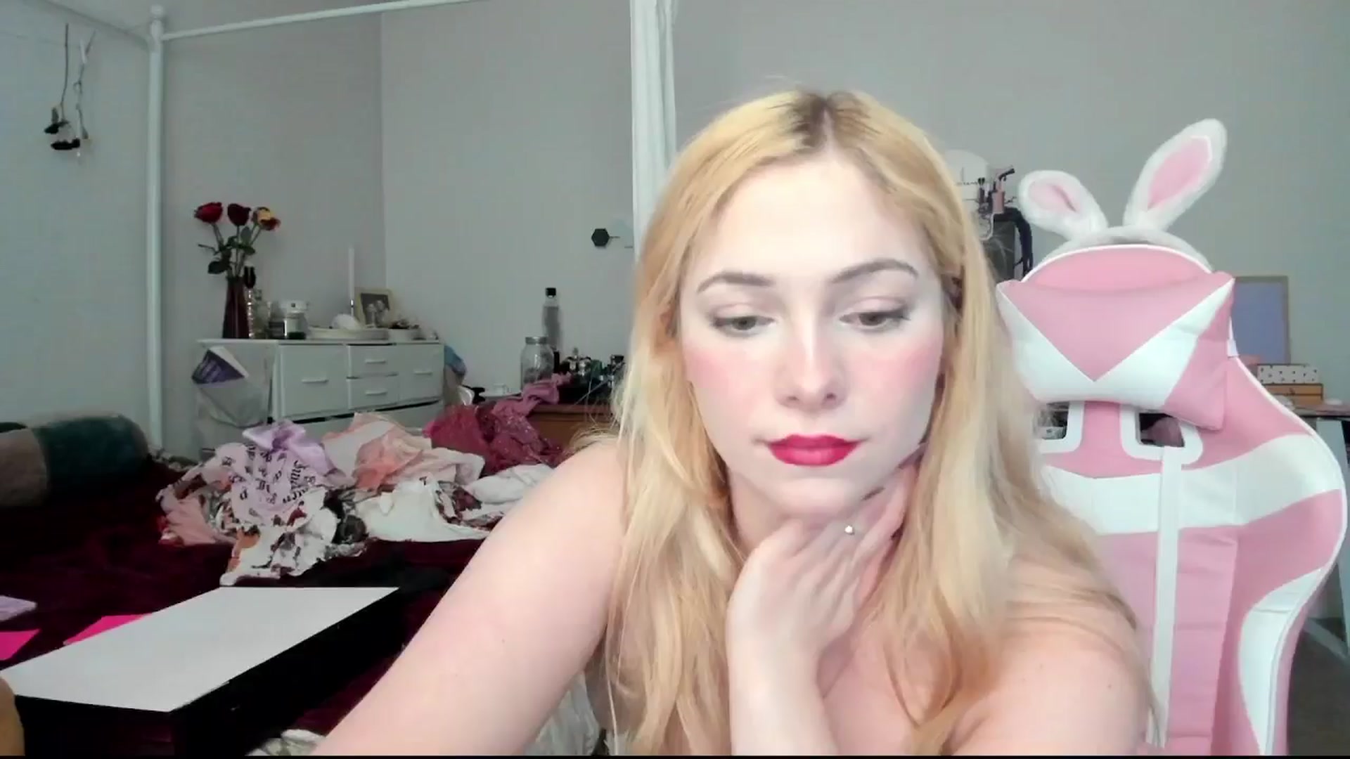 Gallery image thumbnail from lolypopbubble's myfreecams stream on, 05/06/2024, 21:14 image 7 of 20