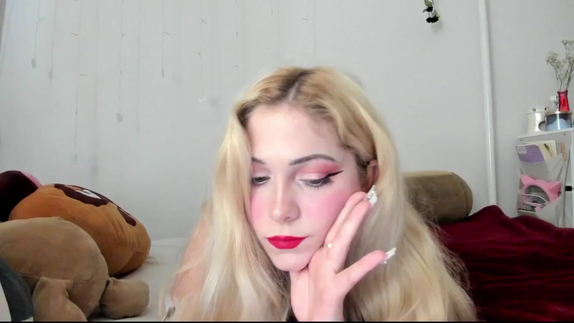 Gallery image thumbnail from lolypopbubble's myfreecams stream on, 06/11/2024, 17:28 image 1 of 20