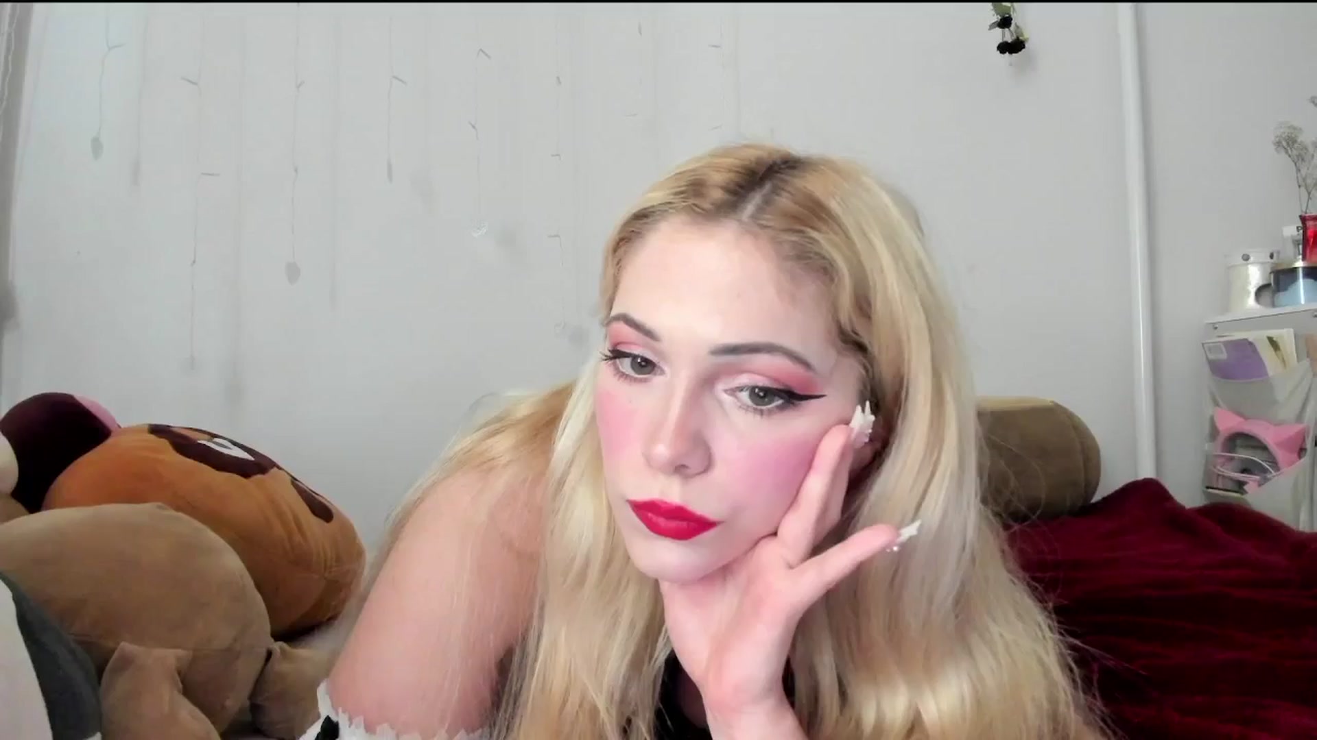 Gallery image thumbnail from lolypopbubble's myfreecams stream on, 06/11/2024, 17:28 image 5 of 20