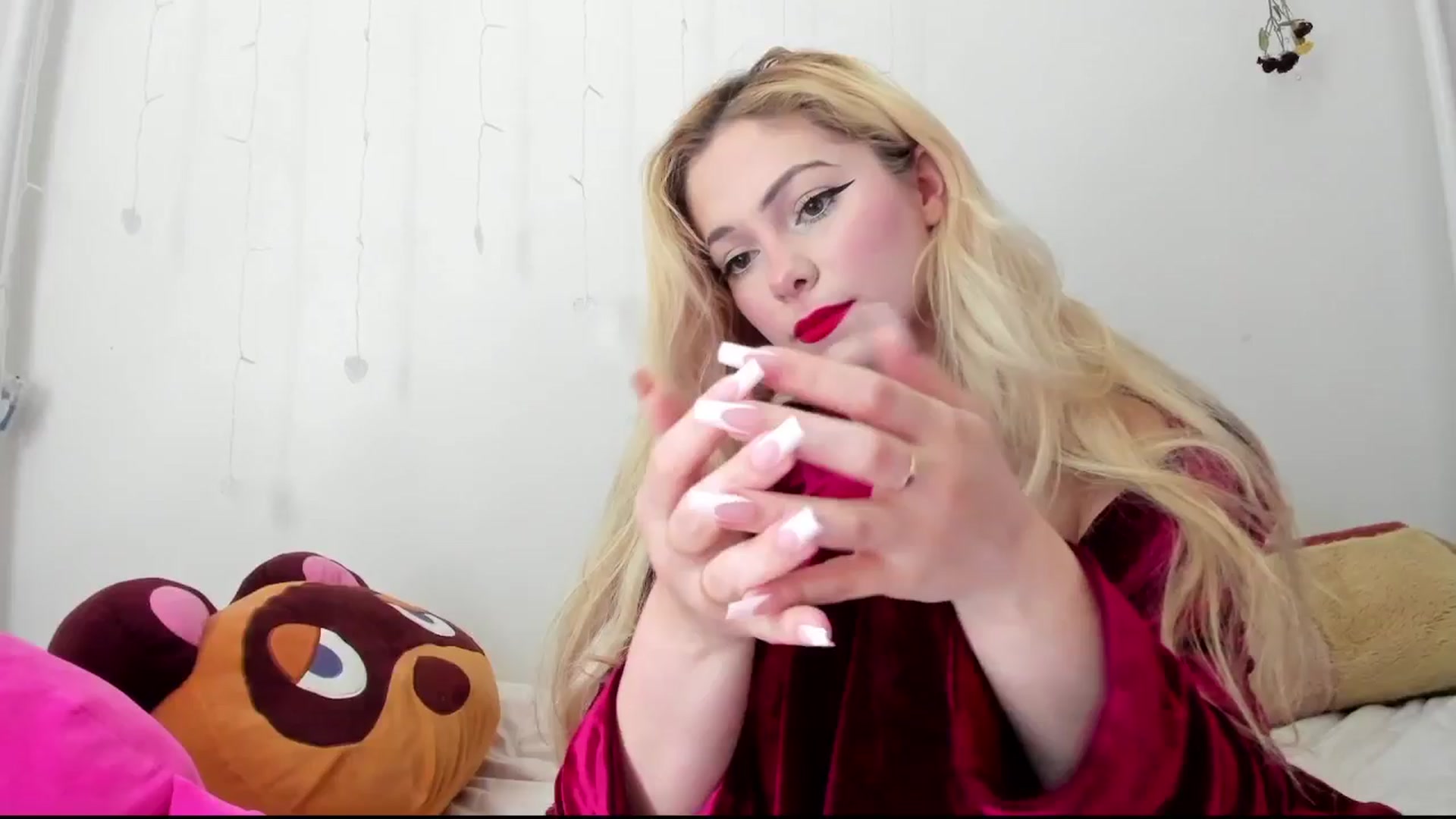 Gallery image thumbnail from lolypopbubble's myfreecams stream on, 06/27/2024, 20:23 image 7 of 20