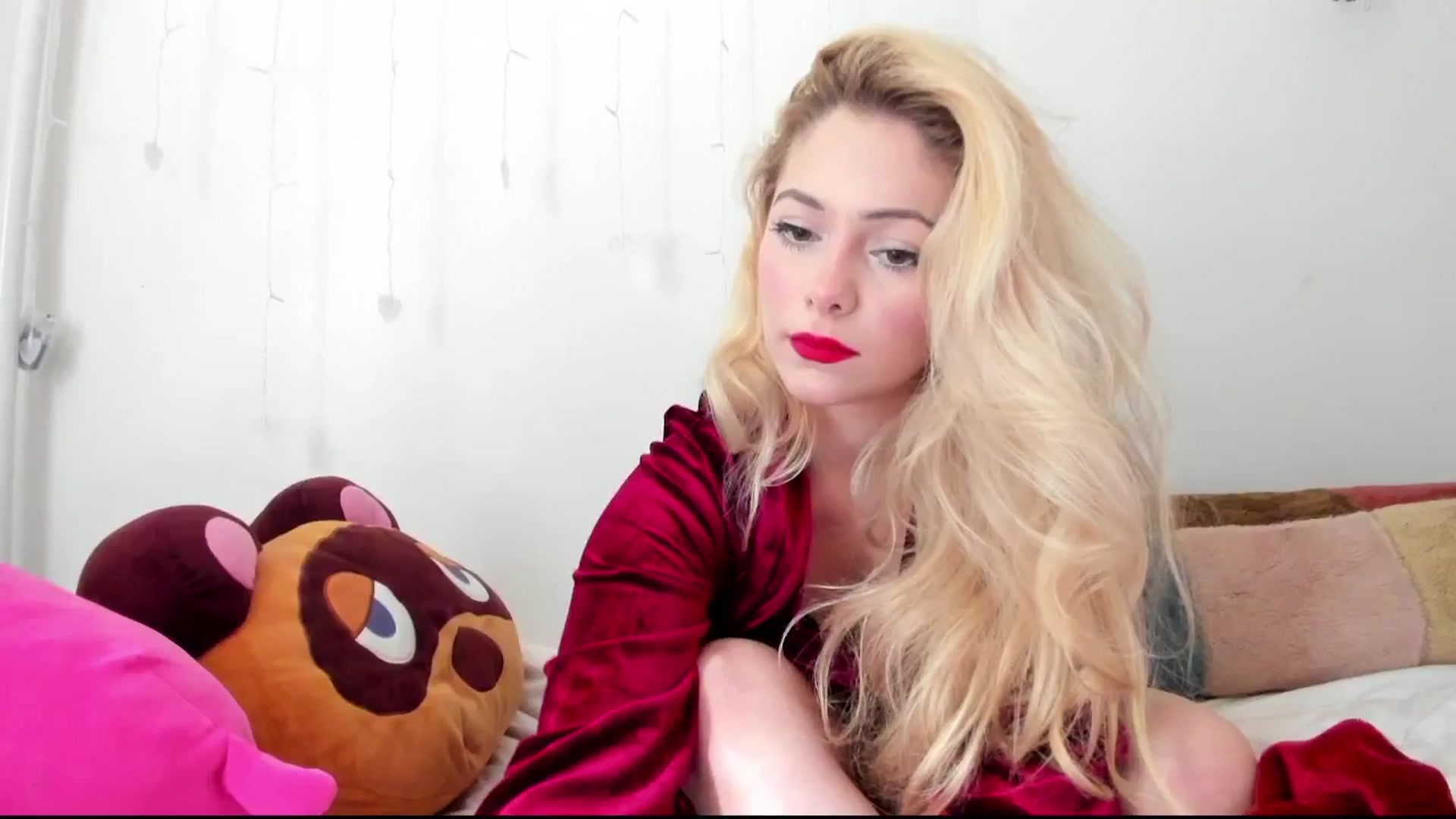 Gallery image thumbnail from lolypopbubble's myfreecams stream on, 06/27/2024, 20:23 image 11 of 20
