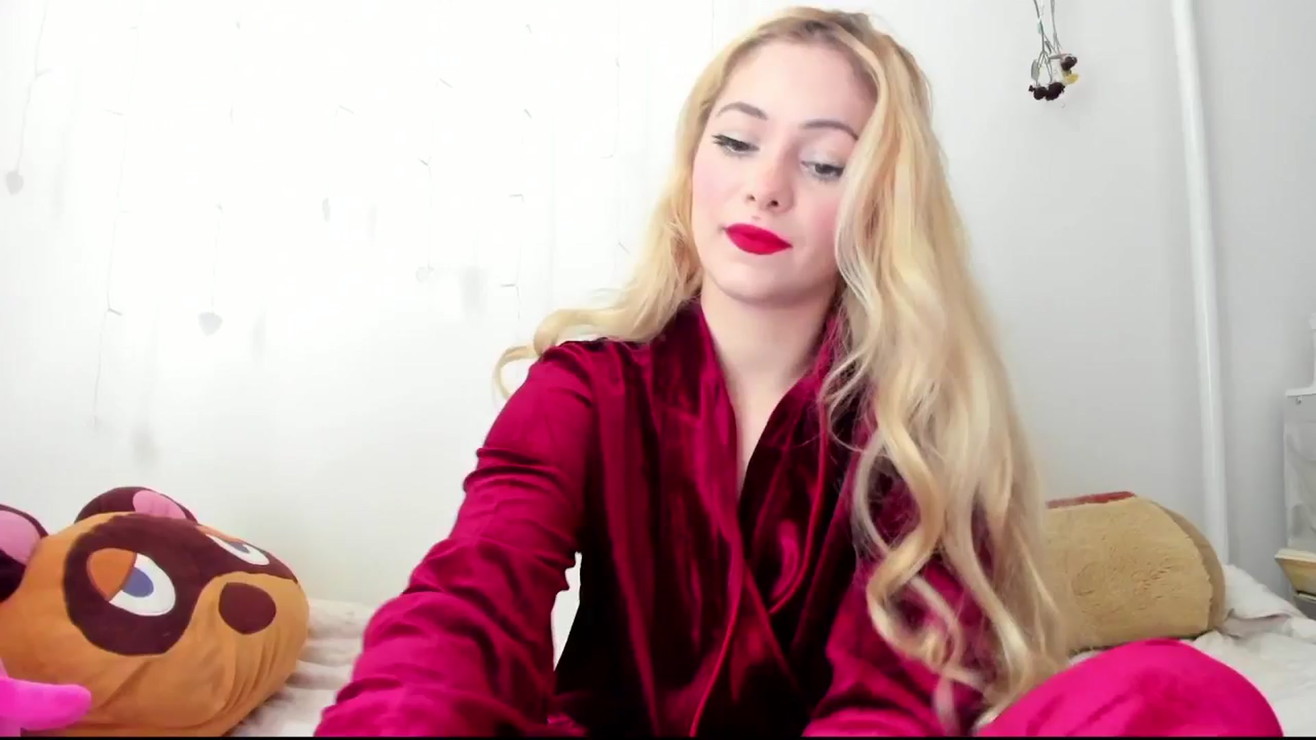 Gallery image thumbnail from lolypopbubble's myfreecams stream on, 06/27/2024, 20:23 image 1 of 20