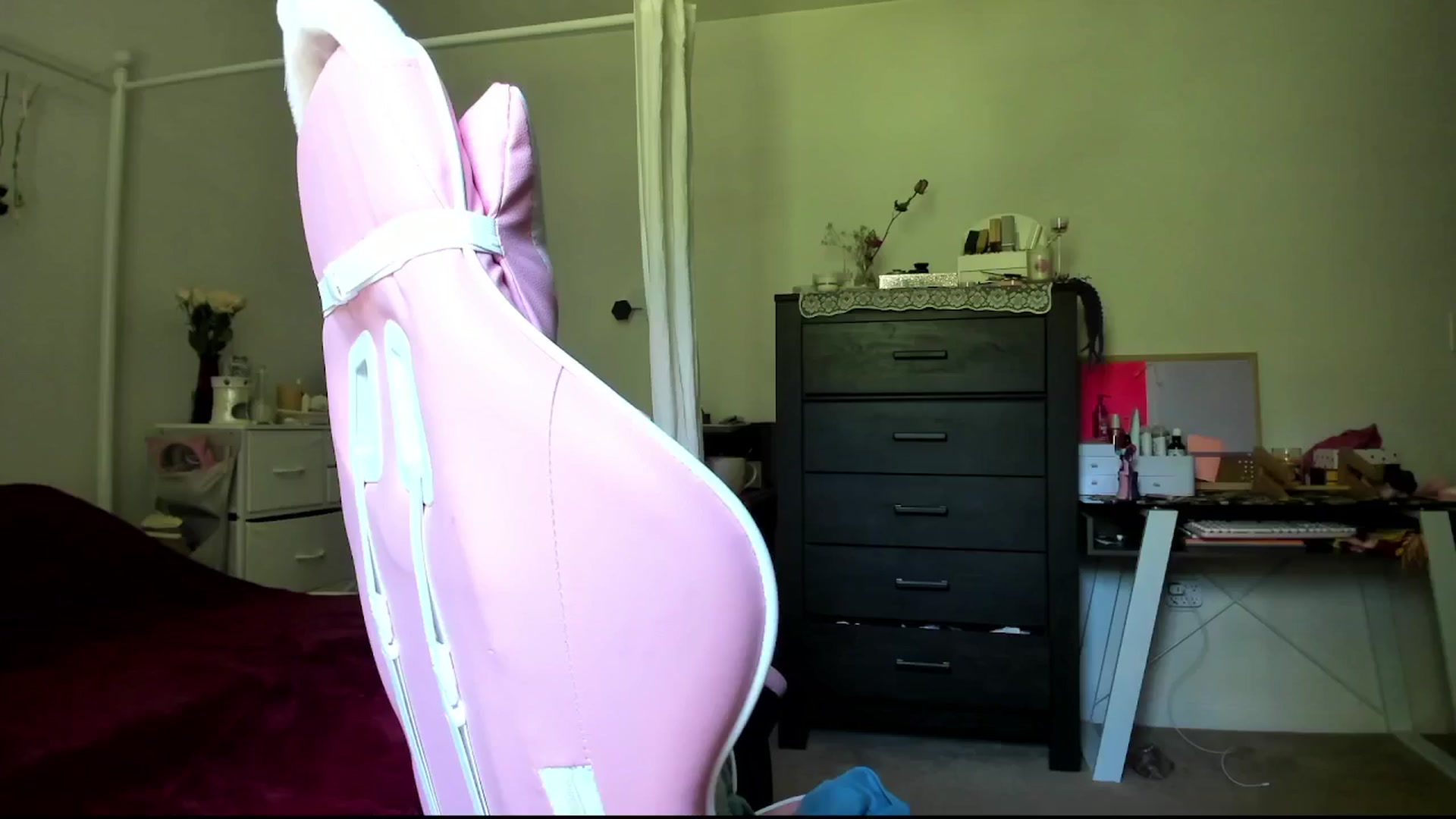 Gallery image thumbnail from lolypopbubble's myfreecams stream on, 07/01/2024, 17:13 image 13 of 20