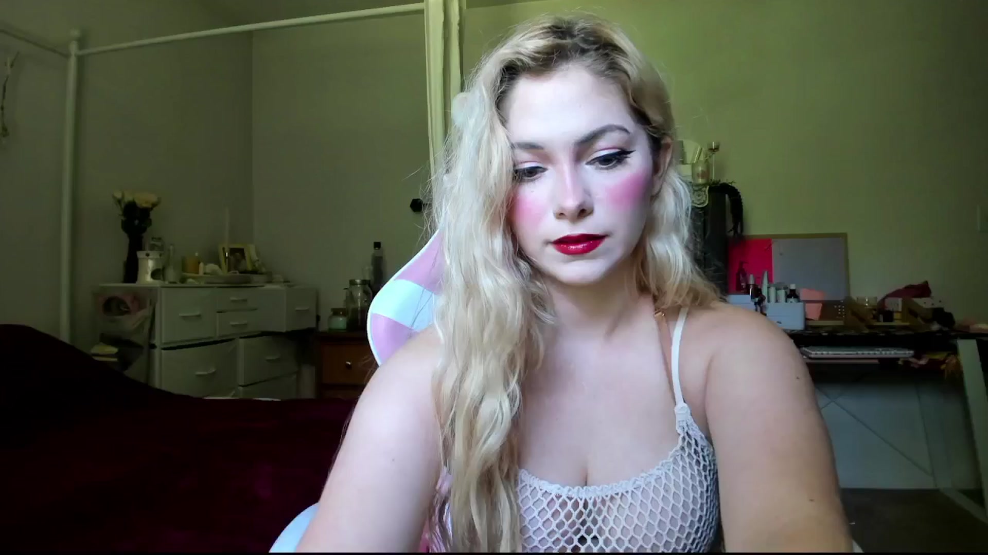 Gallery image thumbnail from lolypopbubble's myfreecams stream on, 07/01/2024, 17:13 image 1 of 20