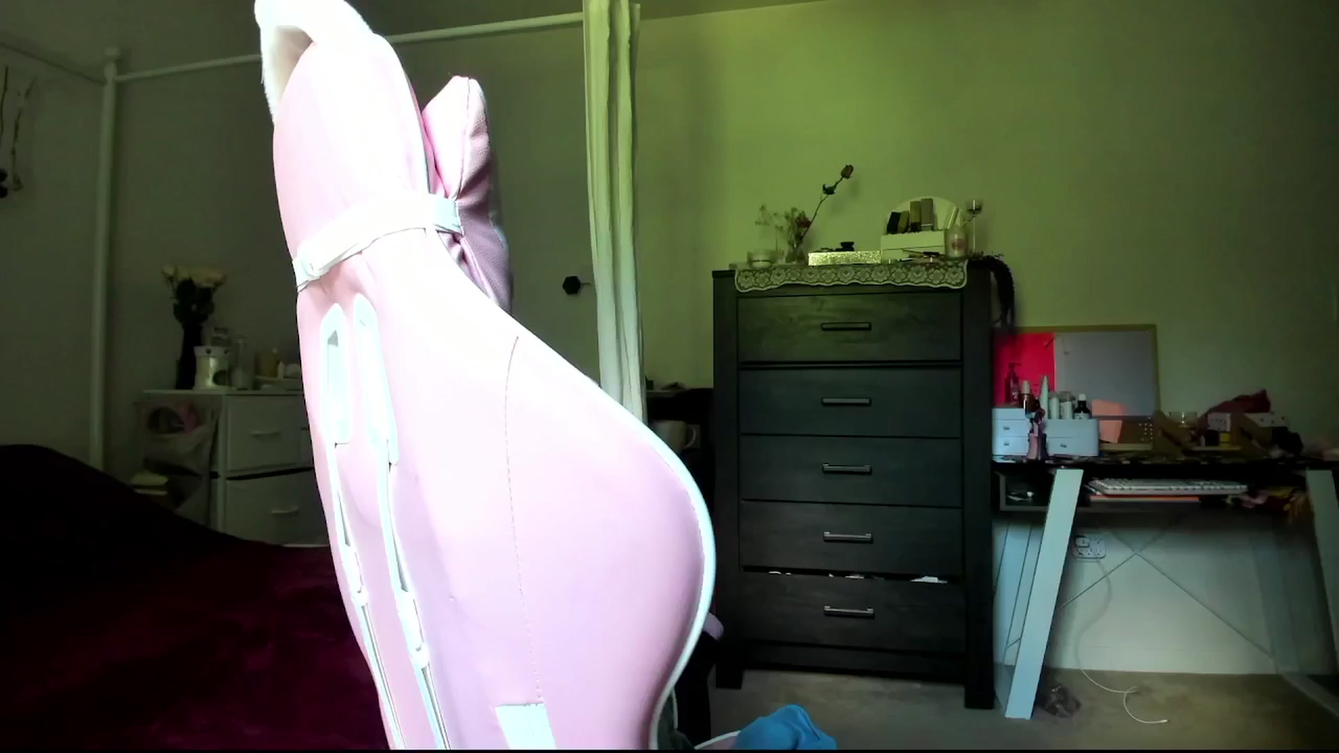 Gallery image thumbnail from lolypopbubble's myfreecams stream on, 07/01/2024, 17:13 image 15 of 20