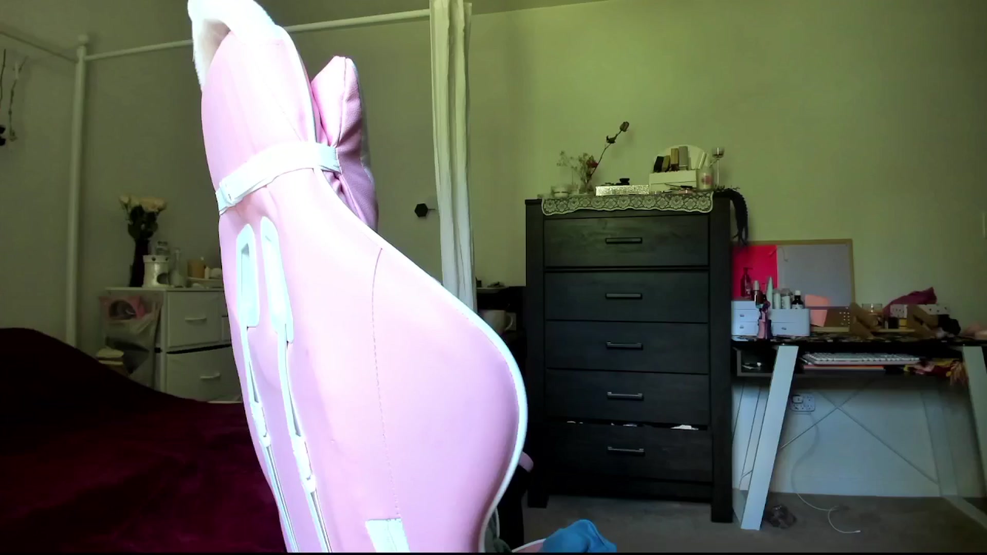 Gallery image thumbnail from lolypopbubble's myfreecams stream on, 07/01/2024, 17:13 image 14 of 20