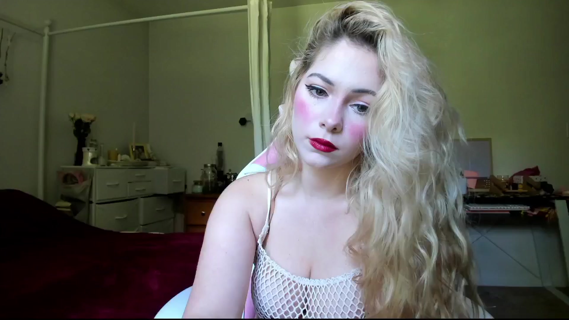 Gallery image thumbnail from lolypopbubble's myfreecams stream on, 07/01/2024, 17:13 image 9 of 20