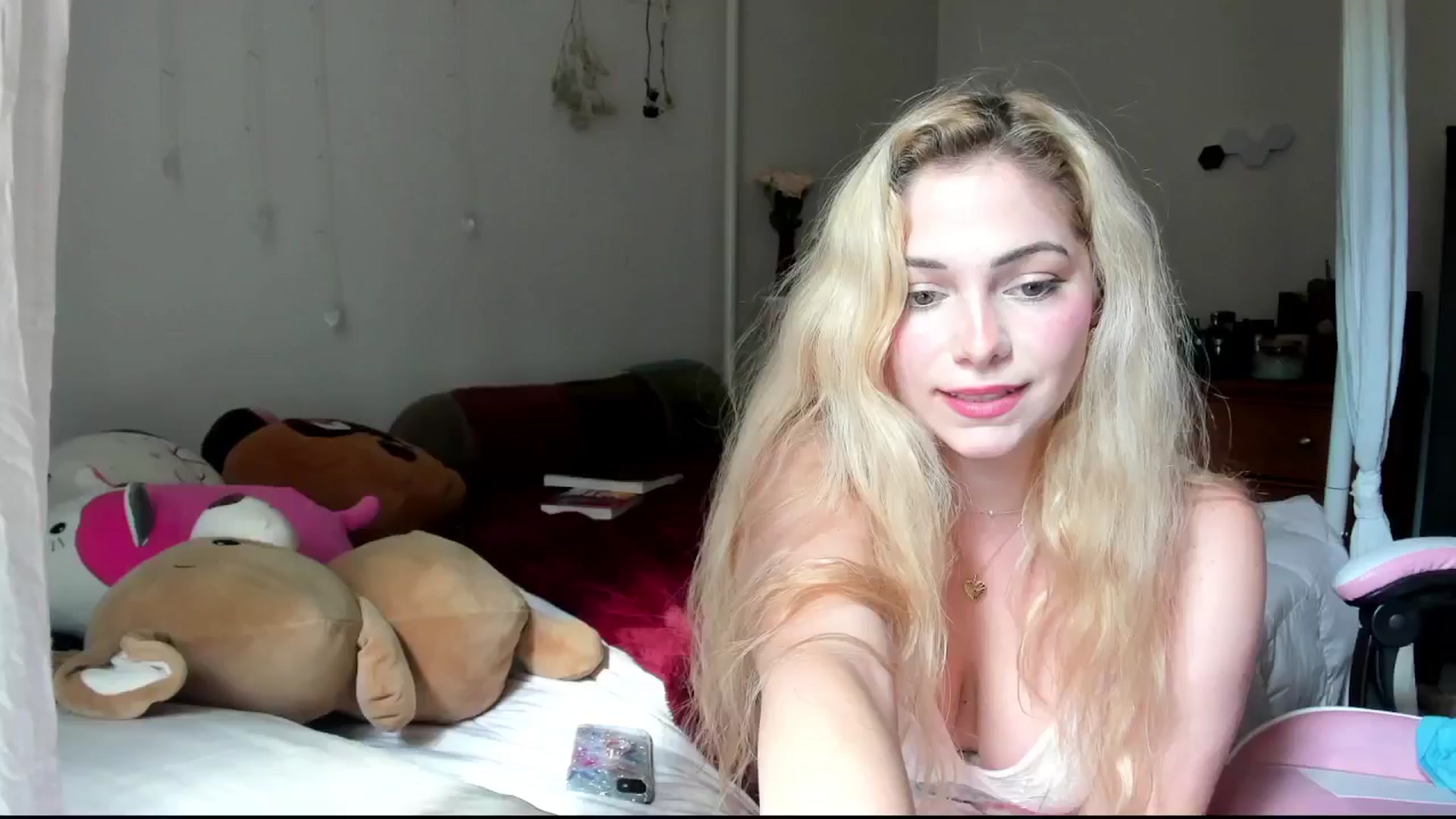 Gallery image thumbnail from lolypopbubble's myfreecams stream on, 07/02/2024, 21:13 image 18 of 20