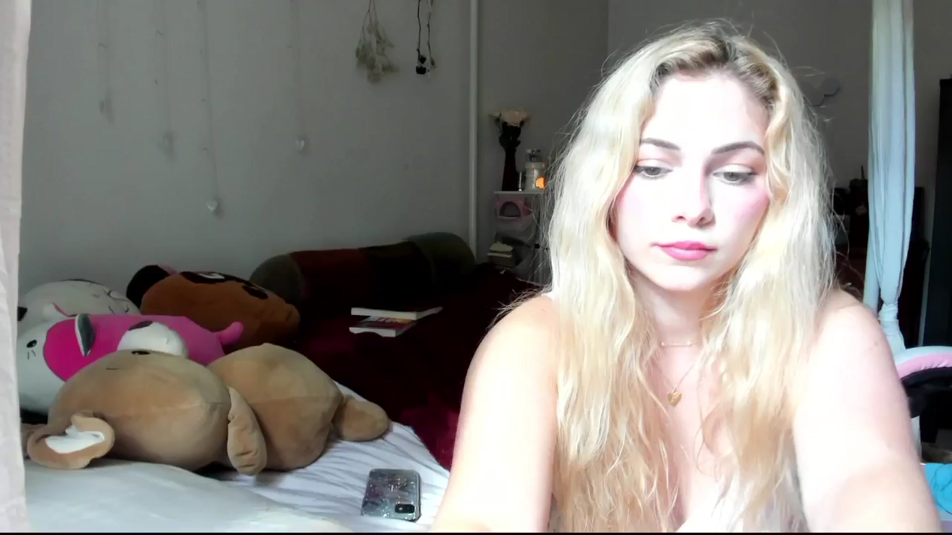 Gallery image thumbnail from lolypopbubble's myfreecams stream on, 07/02/2024, 21:13 image 17 of 20