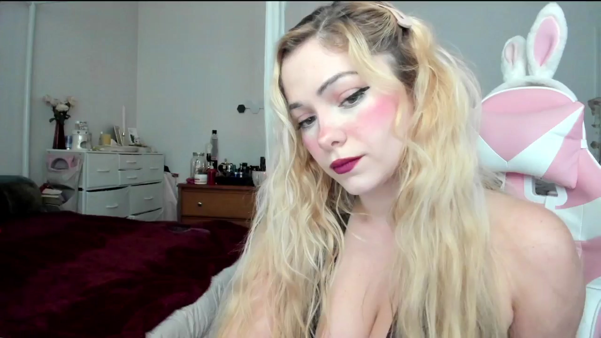 Gallery image thumbnail from lolypopbubble's myfreecams stream on, 07/12/2024, 16:57 image 9 of 20