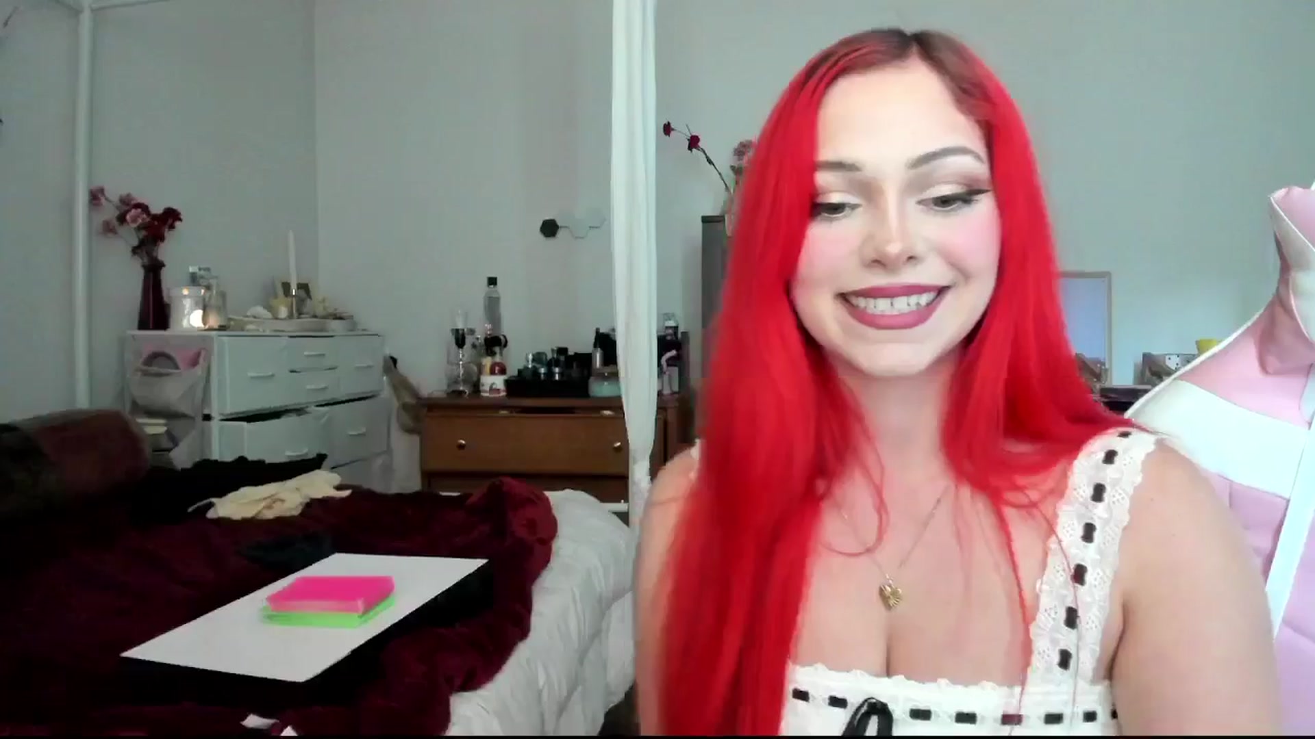 Gallery image thumbnail from lolypopbubble's myfreecams stream on, 08/01/2024, 18:18 image 20 of 20