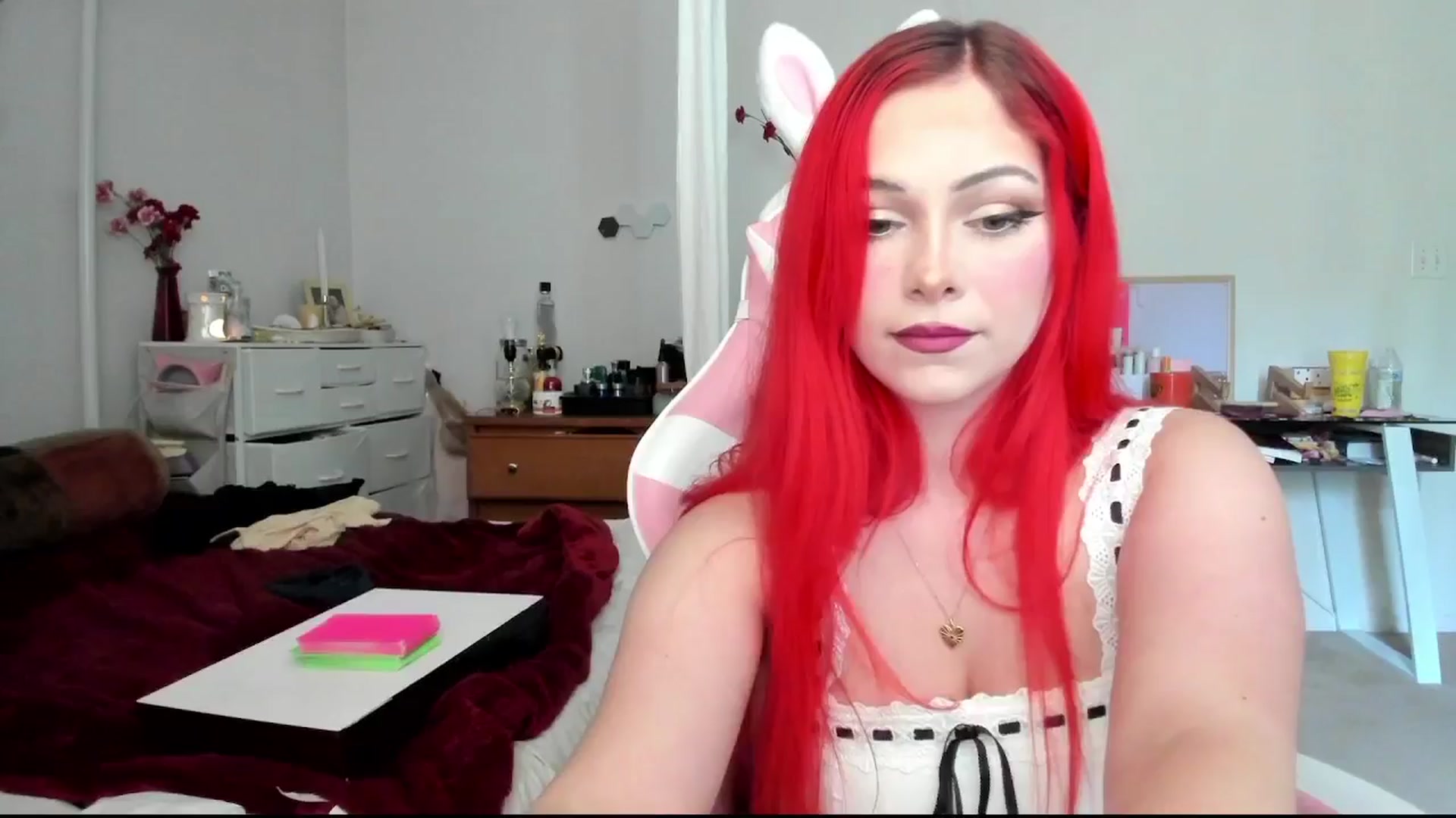 Gallery image thumbnail from lolypopbubble's myfreecams stream on, 08/01/2024, 18:18 image 1 of 20