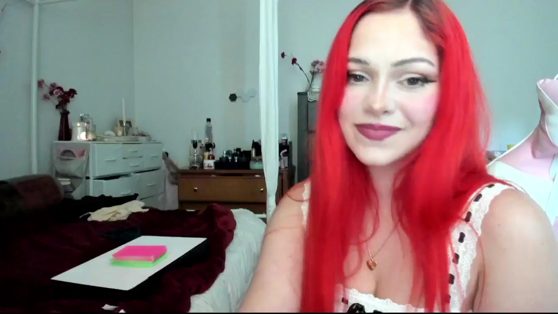 Gallery image thumbnail from lolypopbubble's myfreecams stream on, 08/01/2024, 18:18 image 17 of 20