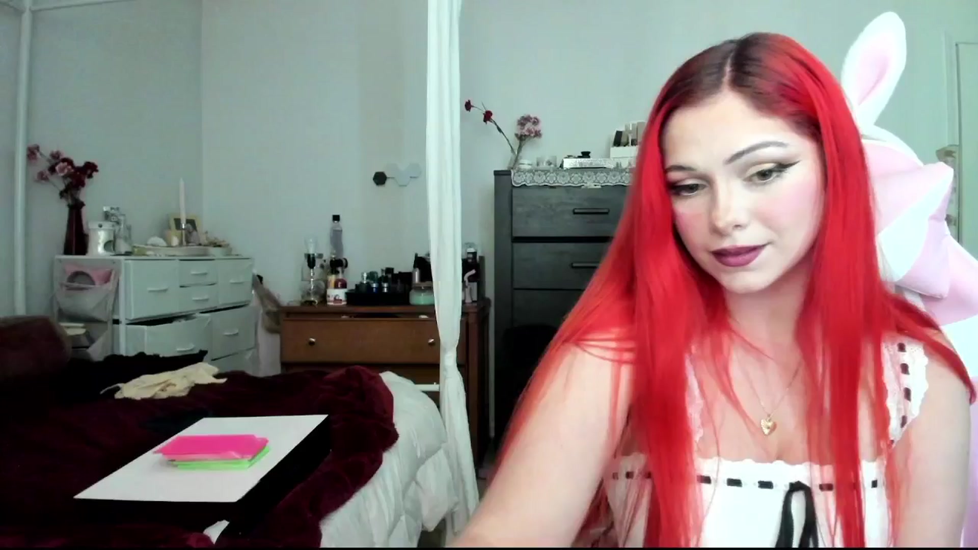 Gallery image thumbnail from lolypopbubble's myfreecams stream on, 08/01/2024, 19:32 image 1 of 20