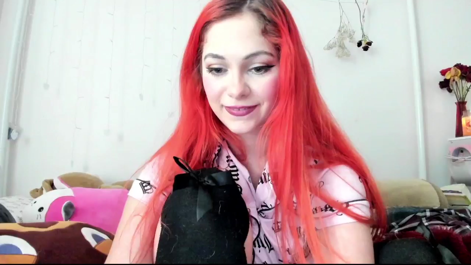 Gallery image thumbnail from lolypopbubble's myfreecams stream on, 08/15/2024, 20:41 image 15 of 20