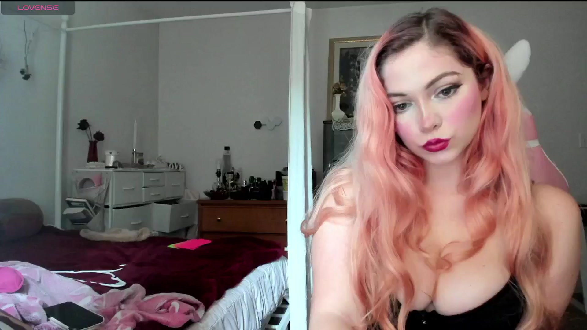 Gallery image thumbnail from lolypopbubble's myfreecams stream on, 09/24/2024, 18:15 image 1 of 20
