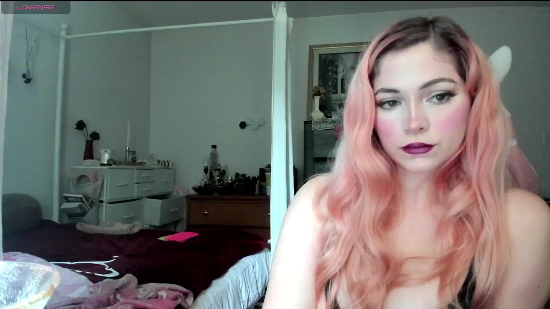 Gallery image thumbnail from lolypopbubble's myfreecams stream on, 09/24/2024, 18:44 image 3 of 20