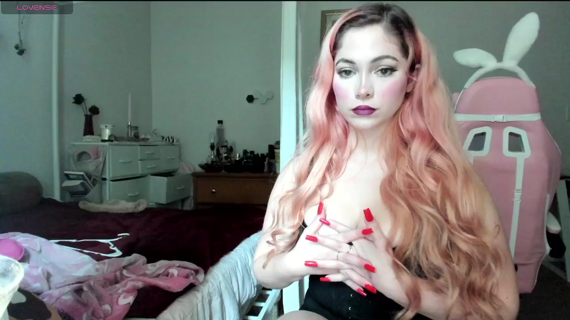 Gallery image thumbnail from lolypopbubble's myfreecams stream on, 09/24/2024, 18:44 image 16 of 20
