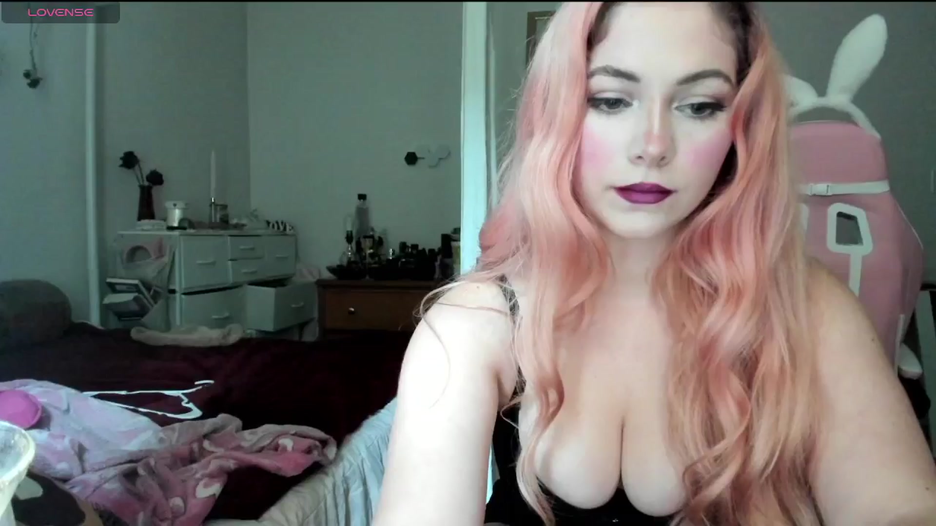 Gallery image thumbnail from lolypopbubble's myfreecams stream on, 09/24/2024, 18:44 image 13 of 20