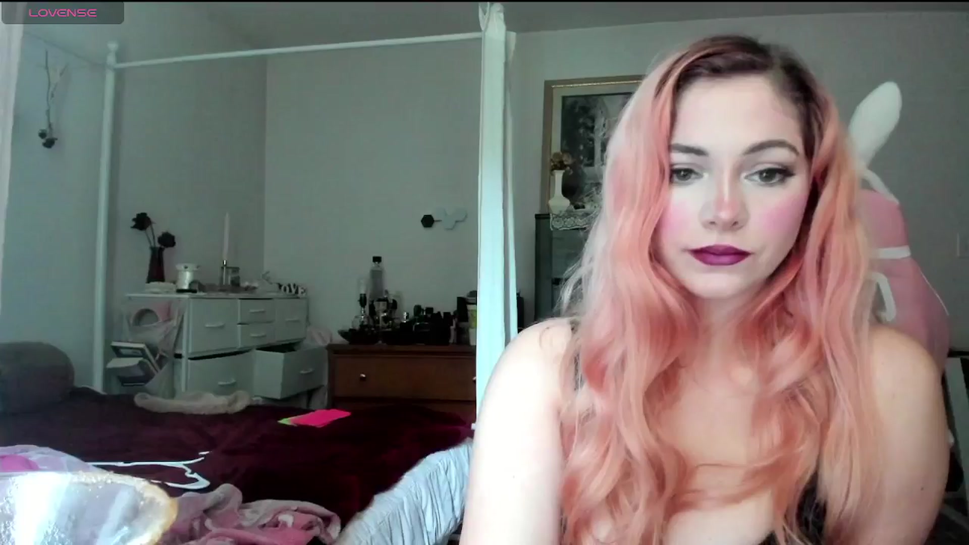 Gallery image thumbnail from lolypopbubble's myfreecams stream on, 09/24/2024, 18:44 image 1 of 20