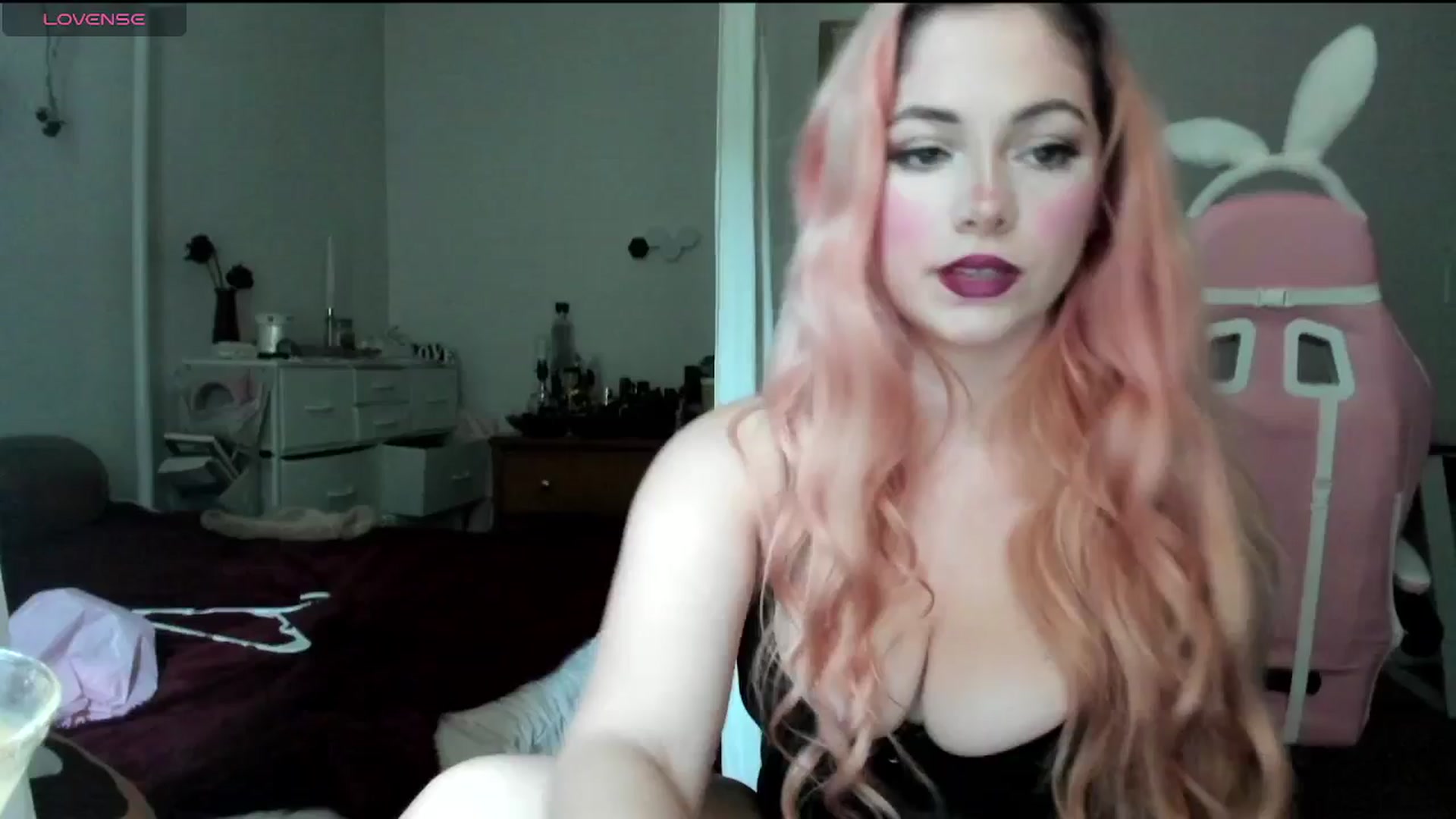 Gallery image thumbnail from lolypopbubble's myfreecams stream on, 09/24/2024, 18:44 image 18 of 20