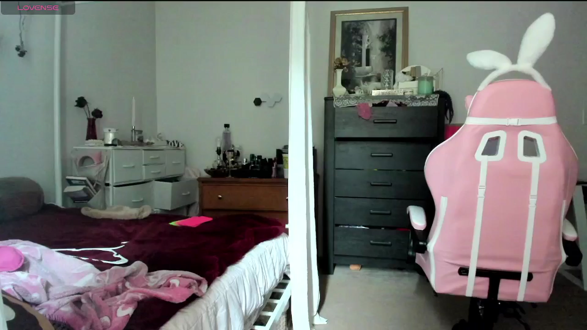 Gallery image thumbnail from lolypopbubble's myfreecams stream on, 09/24/2024, 18:44 image 10 of 20