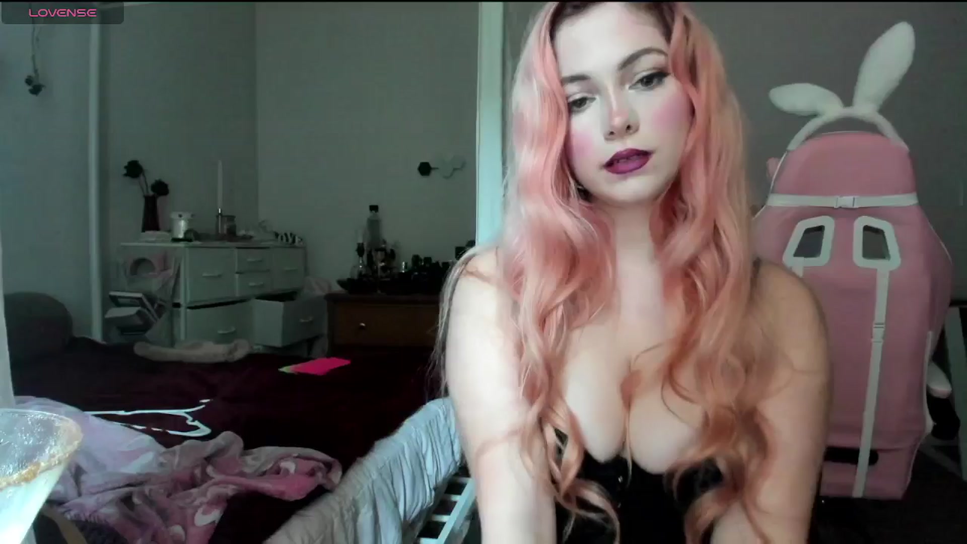 Gallery image thumbnail from lolypopbubble's myfreecams stream on, 09/24/2024, 18:44 image 7 of 20